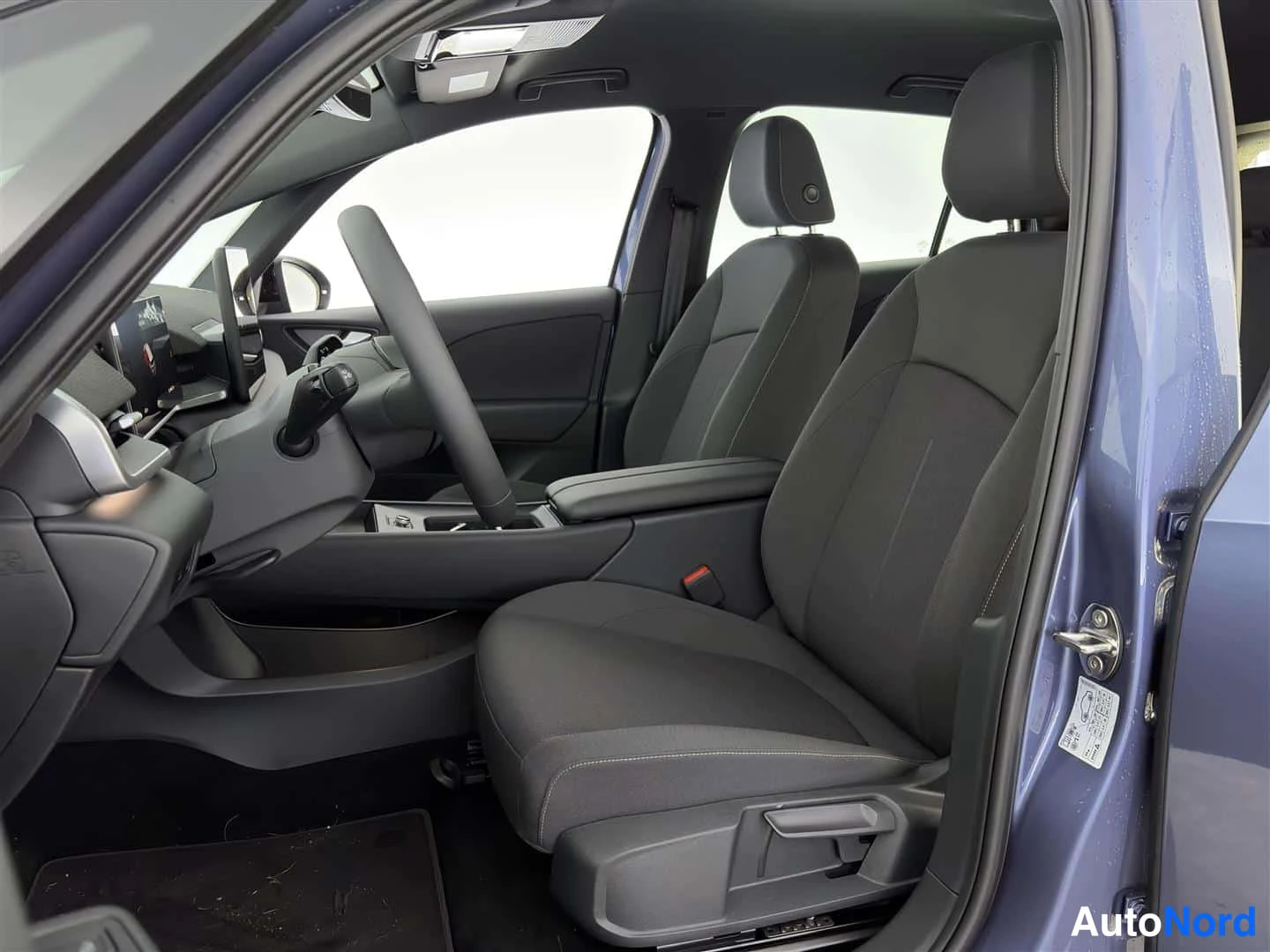 Sininen Volkswagen ID.3 2026, ohjaamo, kuva 14