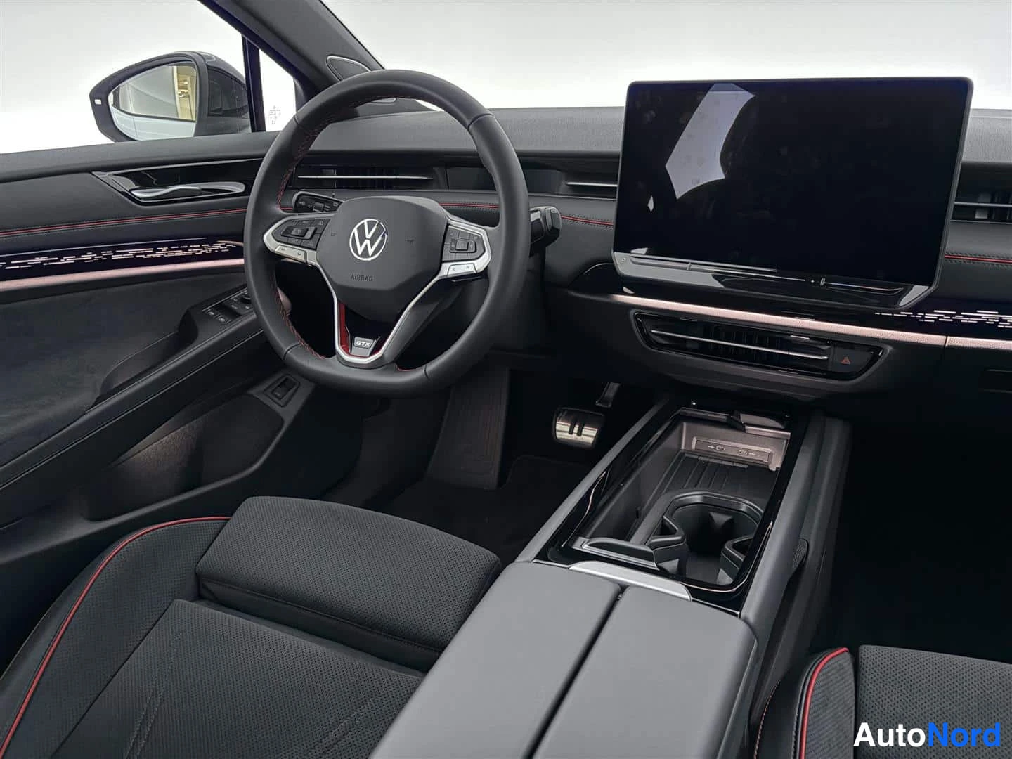 Valkoinen Volkswagen ID.7 2026, ohjaamo, kuva 14