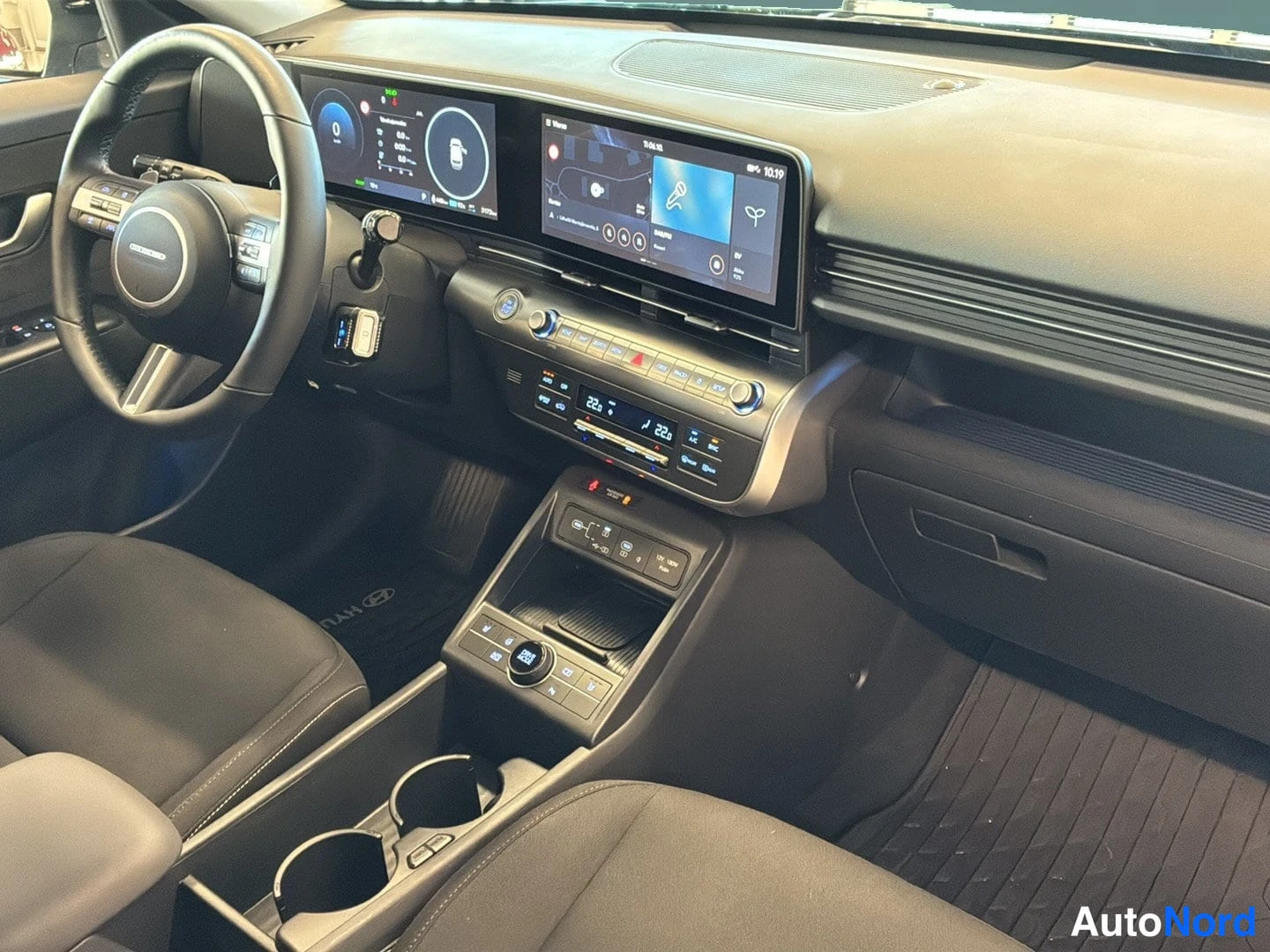Musta Hyundai KONA Electric 2026, ohjaamo, kuva 8
