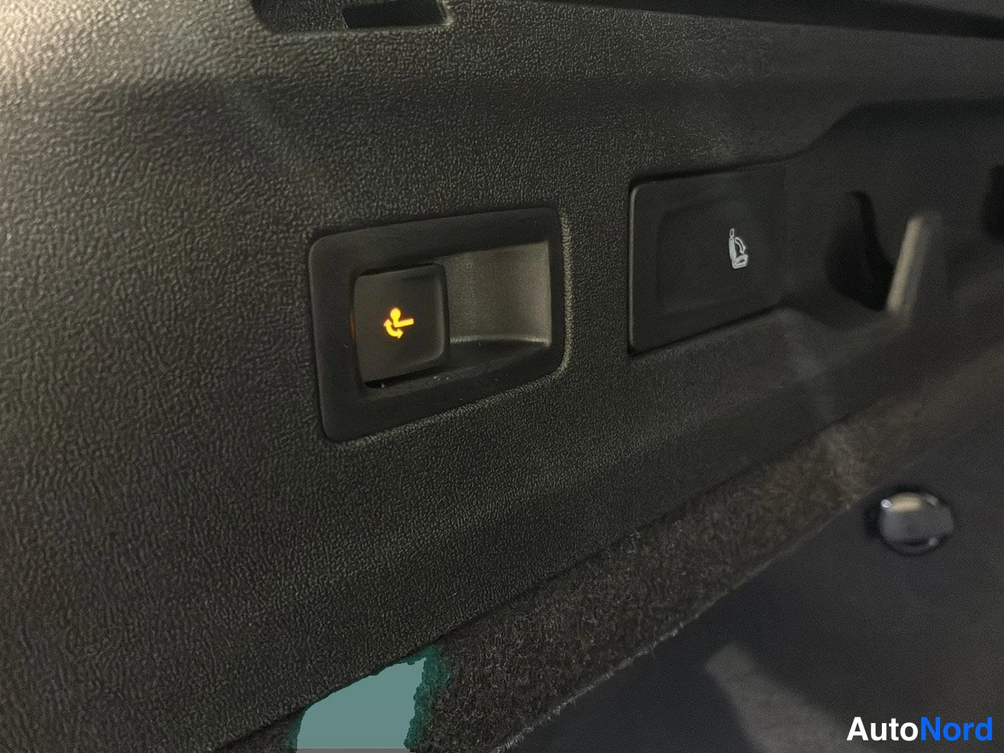 Punainen Volkswagen ID.7 2026, yksityiskohta, kuva 23
