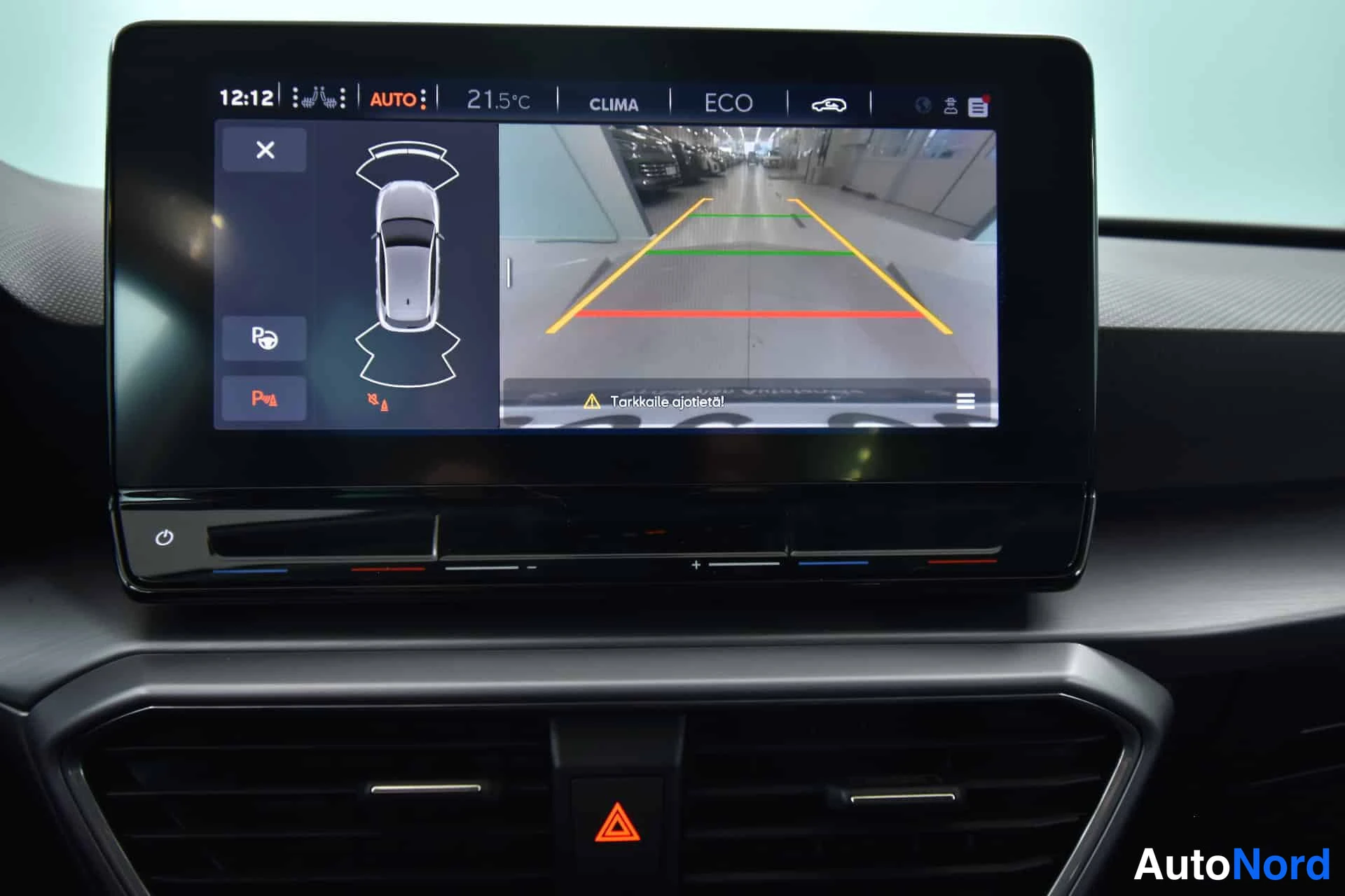 Punainen Seat Leon 2021, yksityiskohta, kuva 27