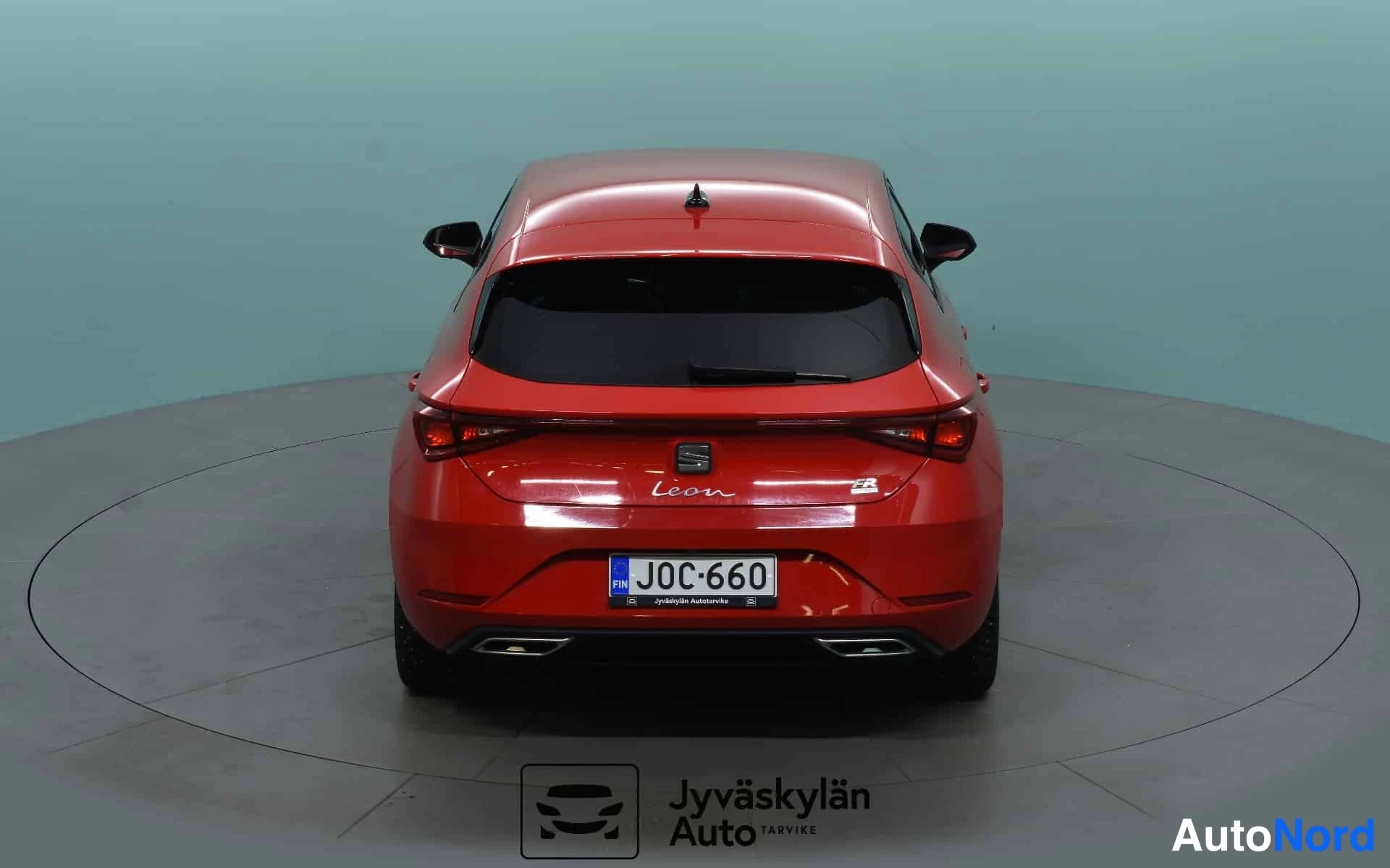 Punainen Seat Leon 2021, takaa, kuva 11