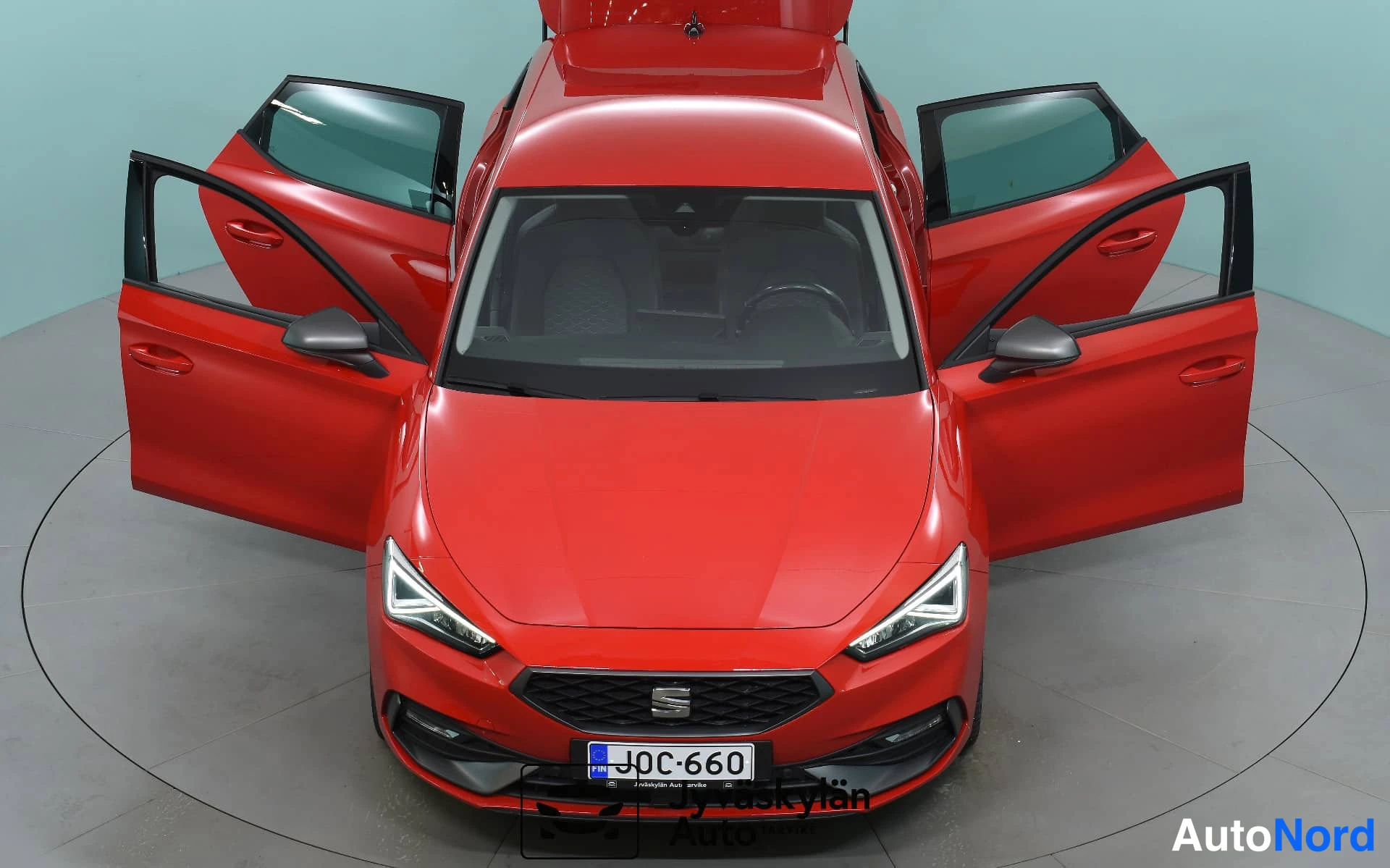 Punainen Seat Leon 2021, etuviisto, kuva 5