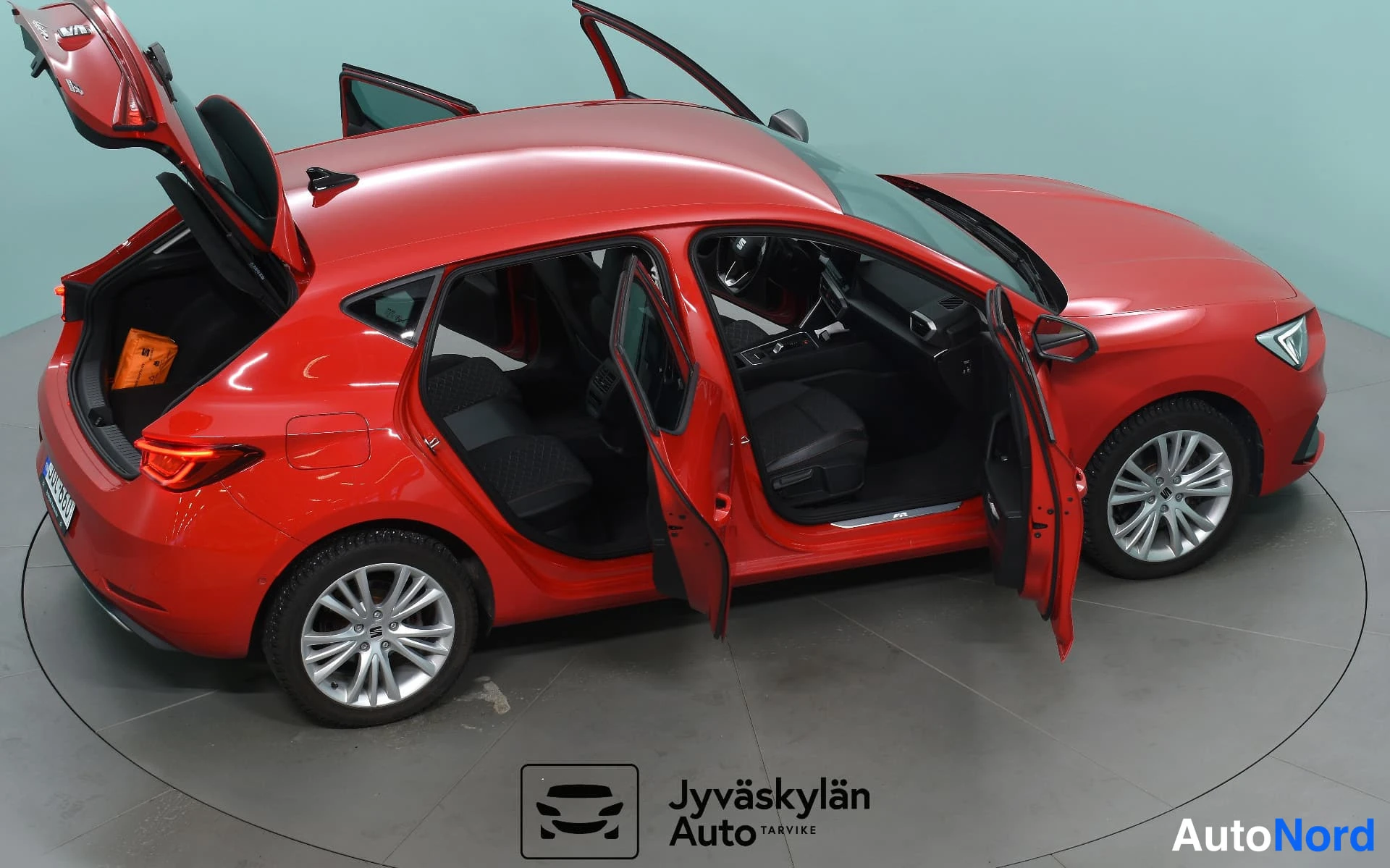 Punainen Seat Leon 2021, takaviisto, kuva 8