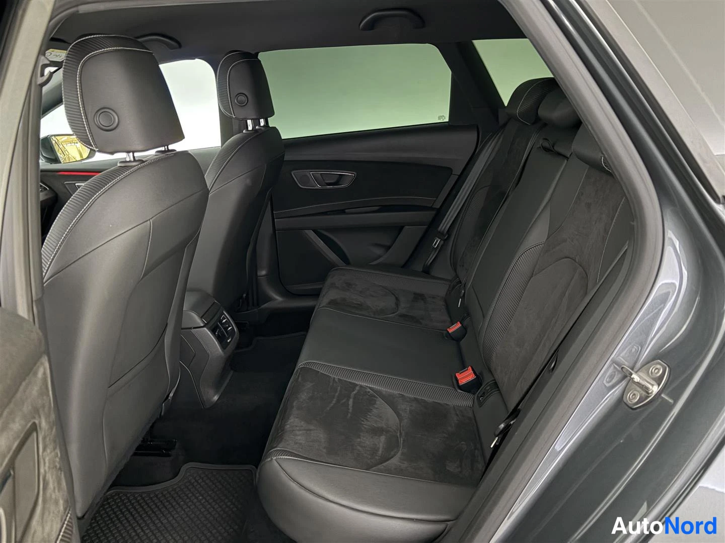 Harmaa Seat Leon ST 2018, takaistuimet, kuva 18