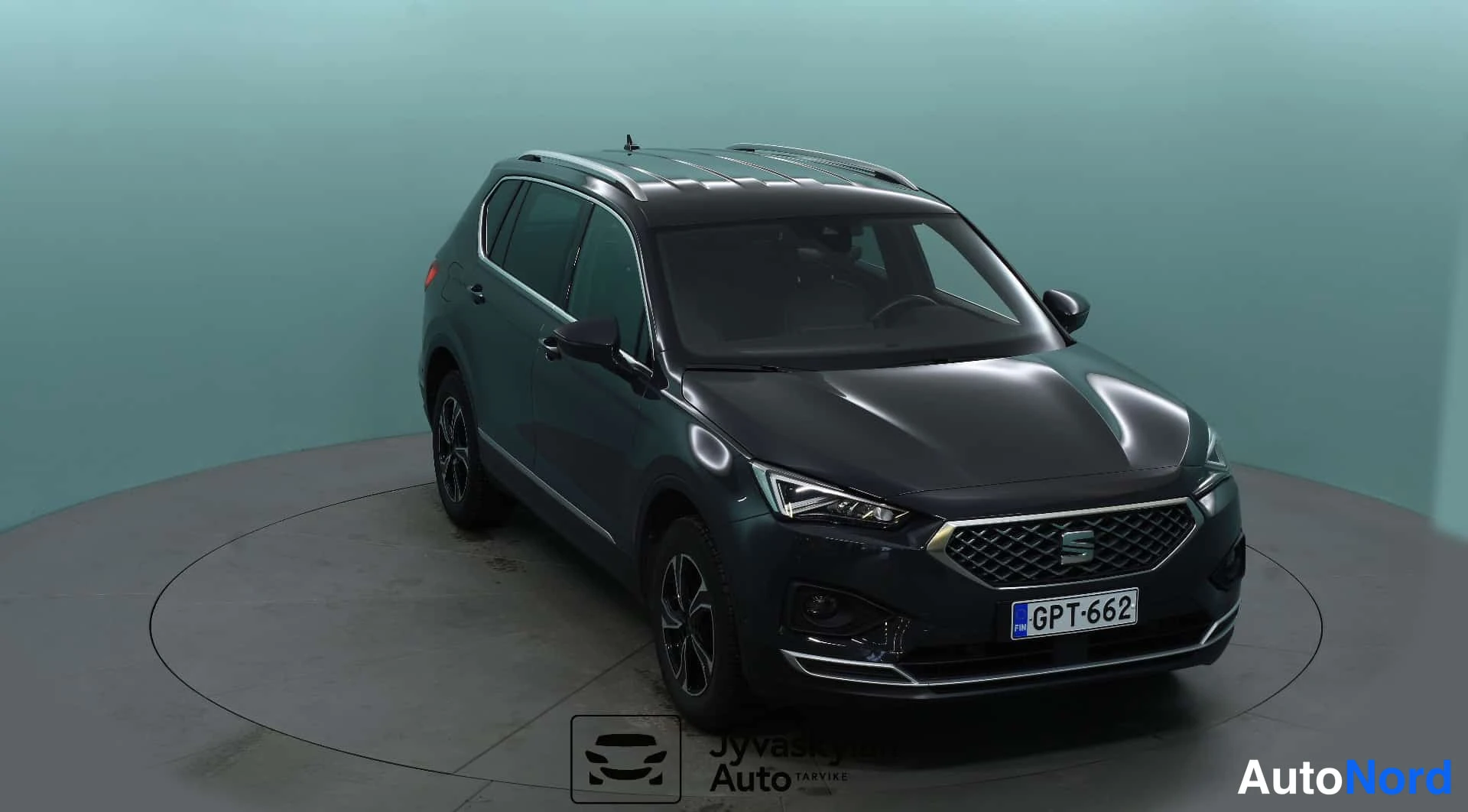 Harmaa Seat Tarraco 2023, etuviisto, keula oikealle, kuva 3