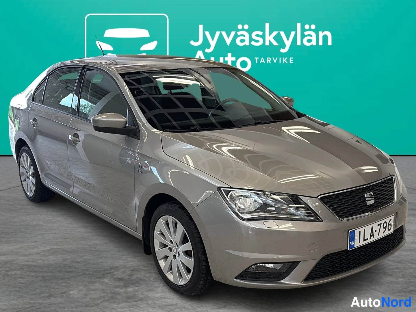 Beige Seat Toledo 2013, etuviisto, keula oikealle, kuva 2