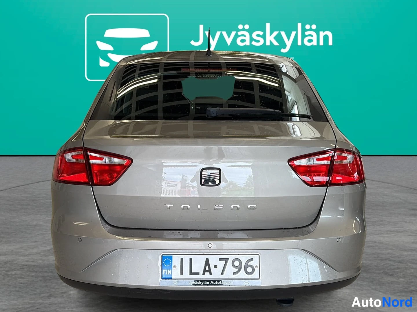 Beige Seat Toledo 2013, takaa, kuva 6