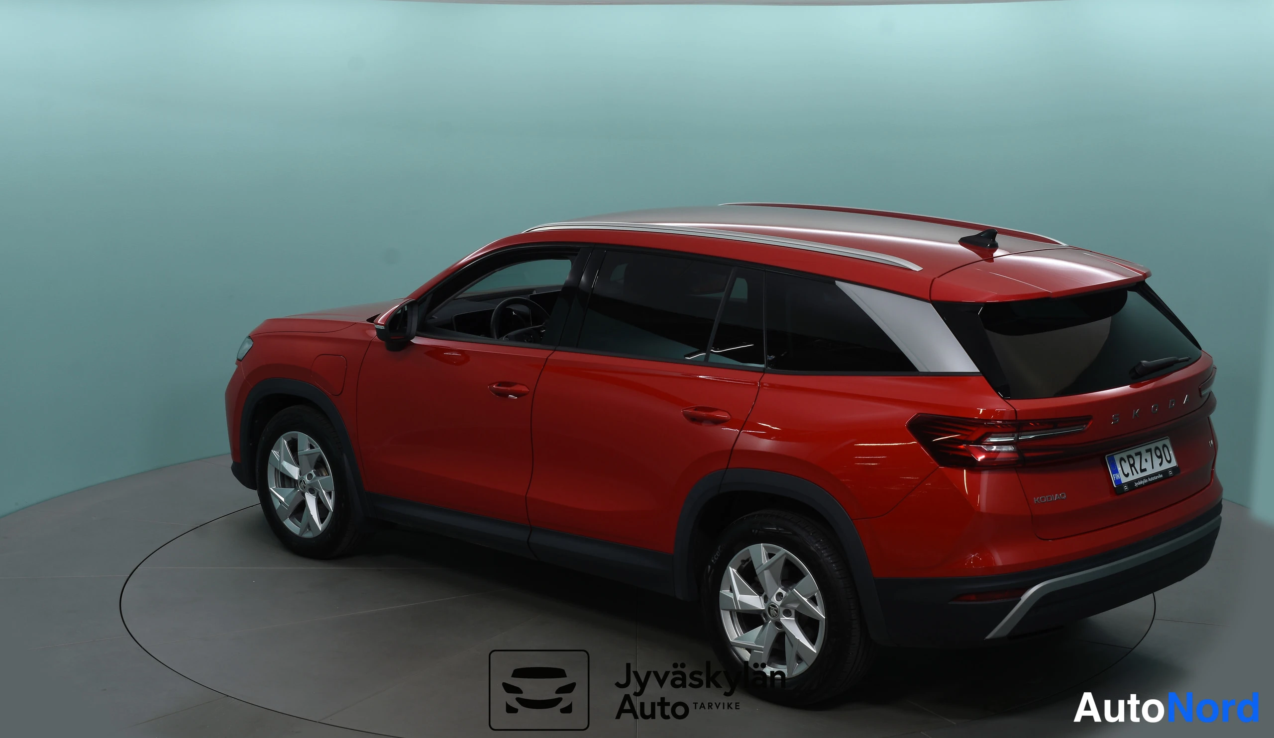 Punainen Skoda Kodiaq 2024, takaviisto, kuva 14