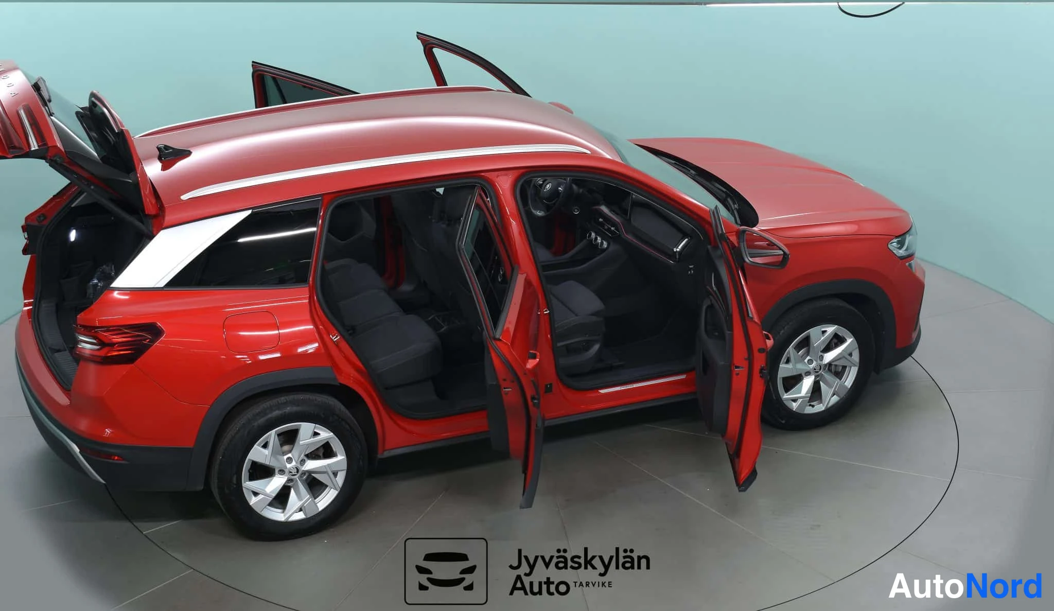 Punainen Skoda Kodiaq 2024, takaviisto, kuva 15