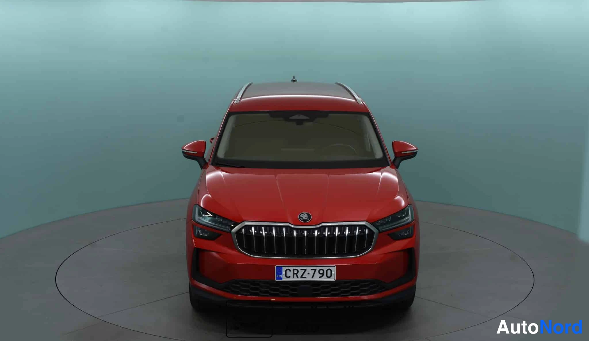Punainen Skoda Kodiaq 2024, edestä, kuva 9