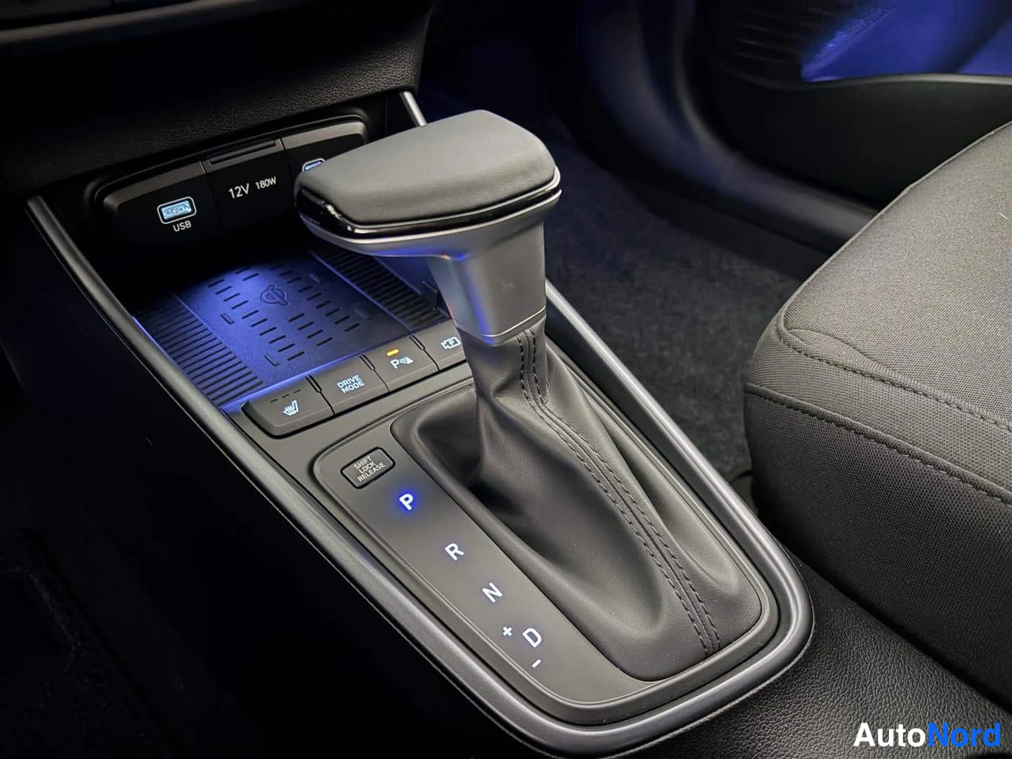 Musta Hyundai Bayon 2026, yksityiskohta, kuva 25