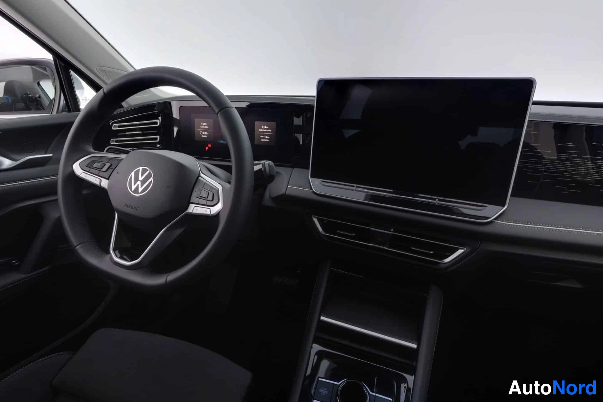 Sininen Volkswagen Tiguan 2026, ohjaamo, kuva 16