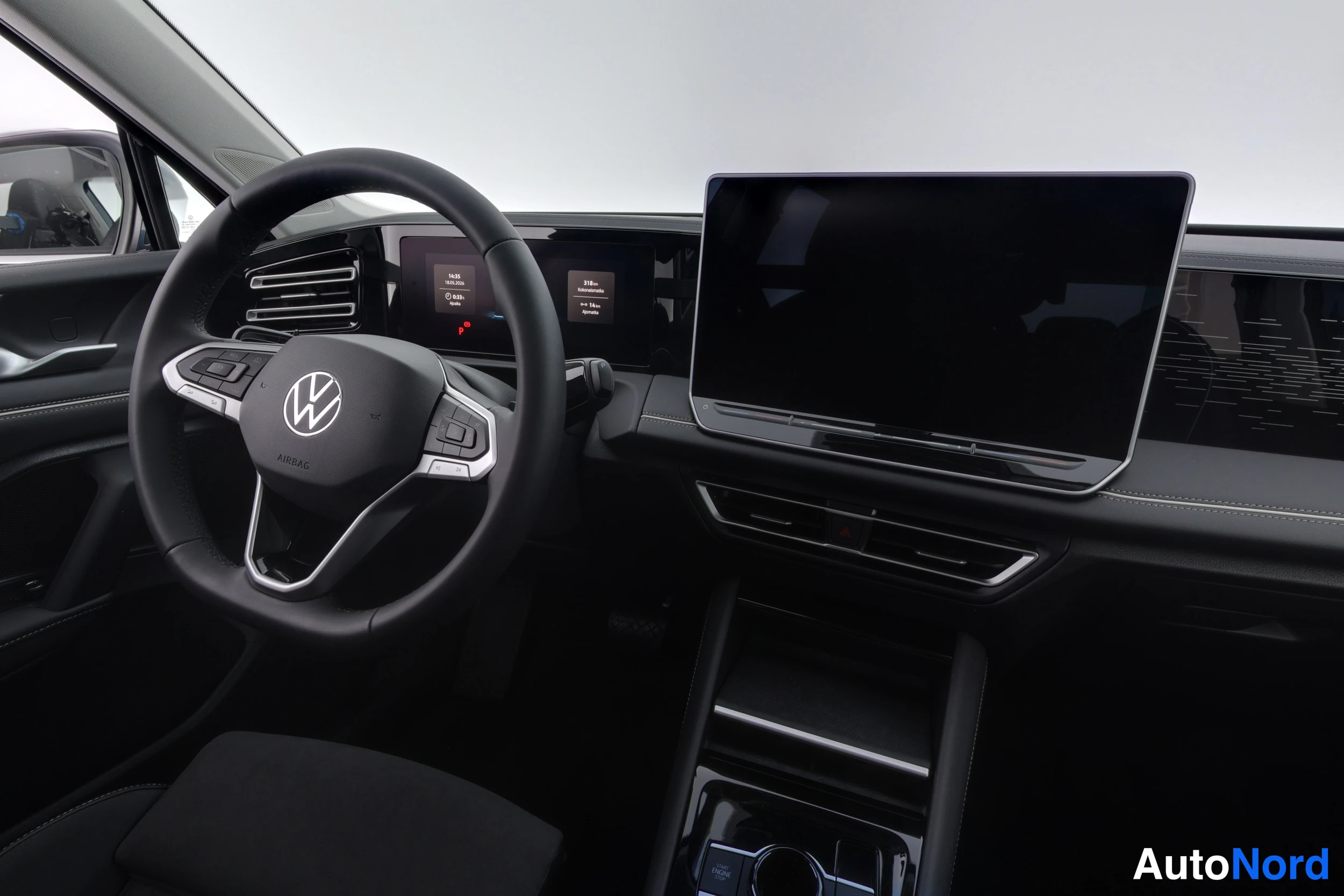 Sininen Volkswagen Tiguan 2026, ohjaamo, kuva 17