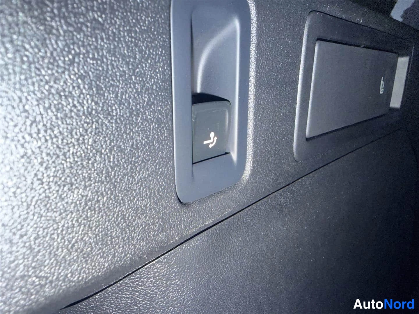 Sininen Volkswagen Tiguan 2026, yksityiskohta, kuva 24