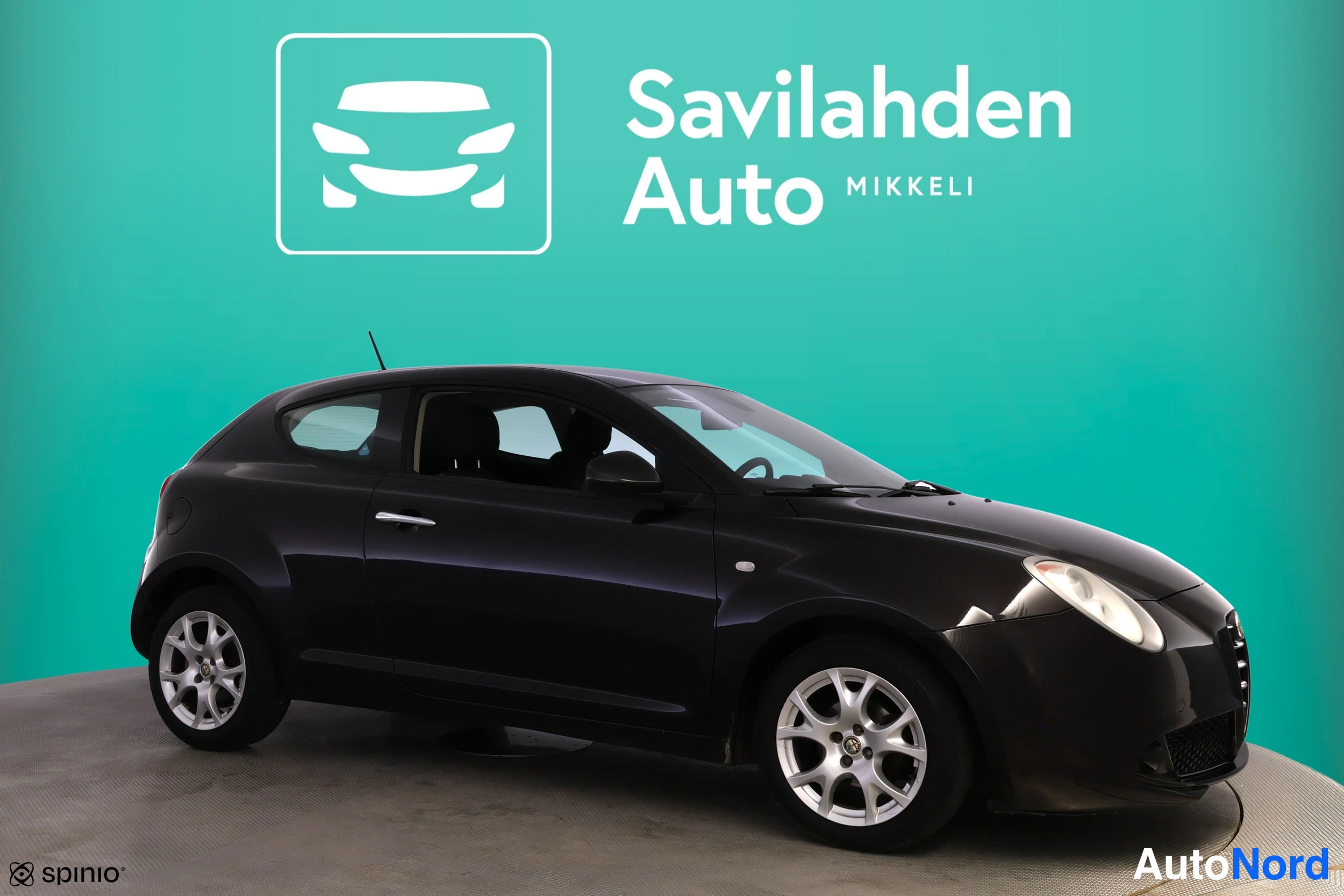 Musta Alfa Romeo Mito 2011, etuviisto, keula oikealle, kuva 4