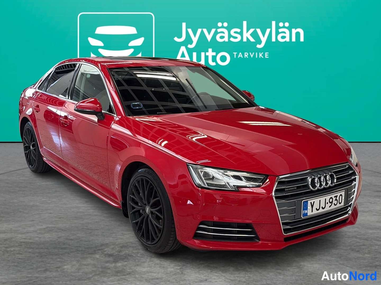 Punainen Audi A4 2017, etuviisto, keula oikealle, kuva 2