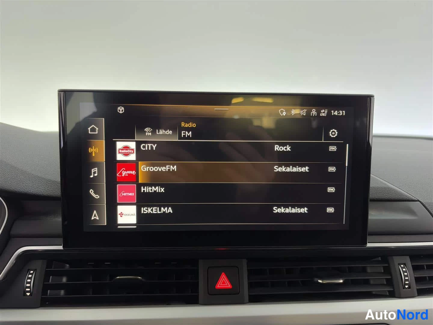Harmaa Audi A4 2020, yksityiskohta, kuva 23