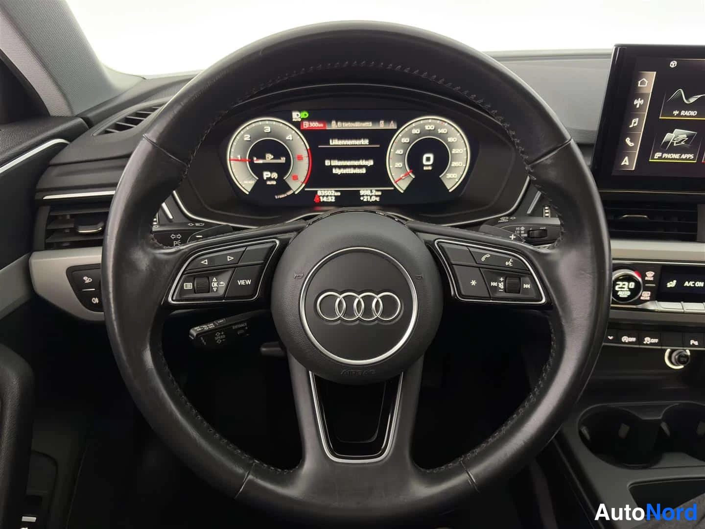 Harmaa Audi A4 2020, ohjaamo, kuva 17