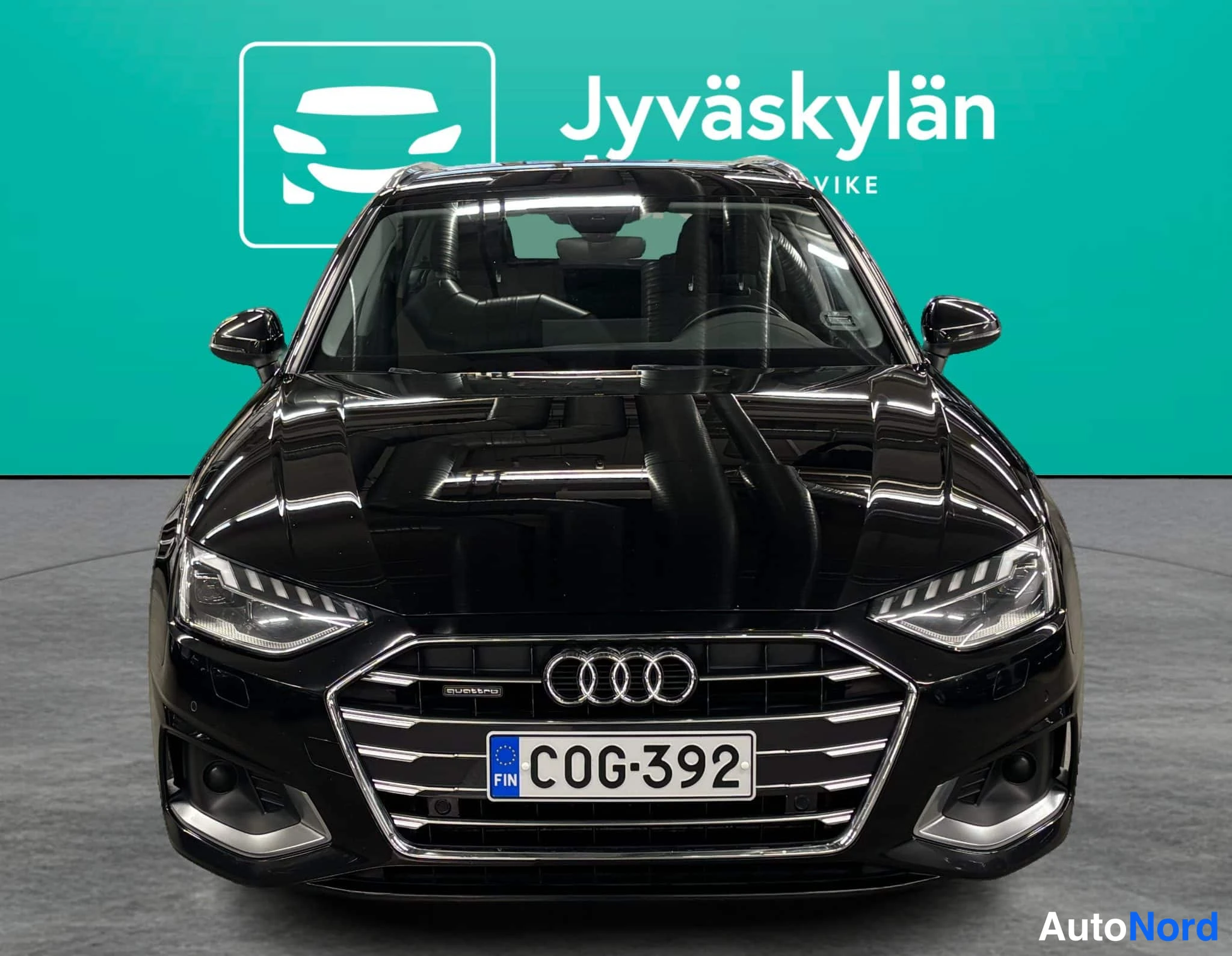 Musta Audi A4 2020, edestä, kuva 5