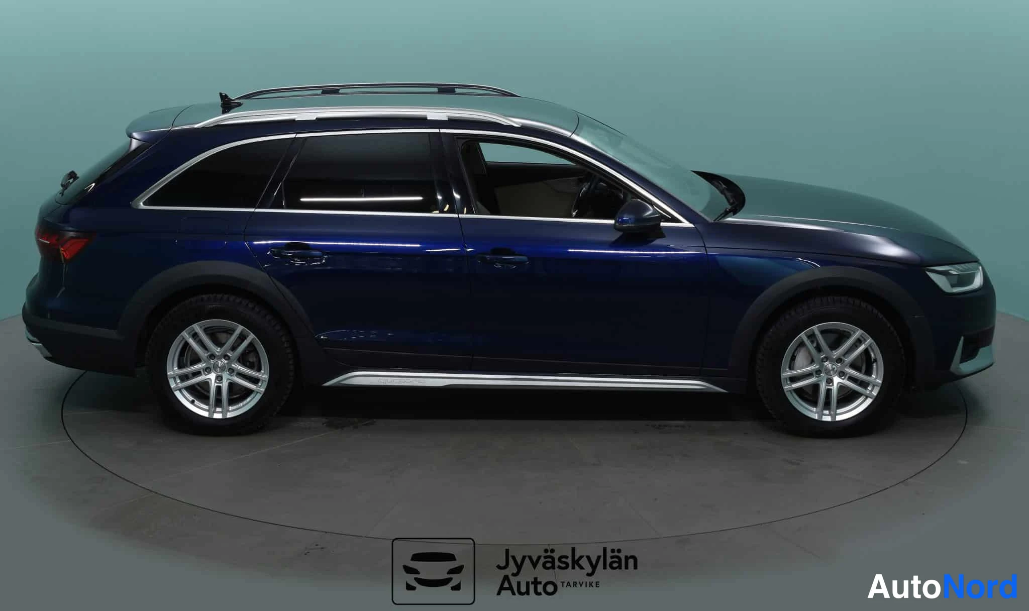 Sininen Audi A4 allroad quattro 2021, sivulta, kuva 11