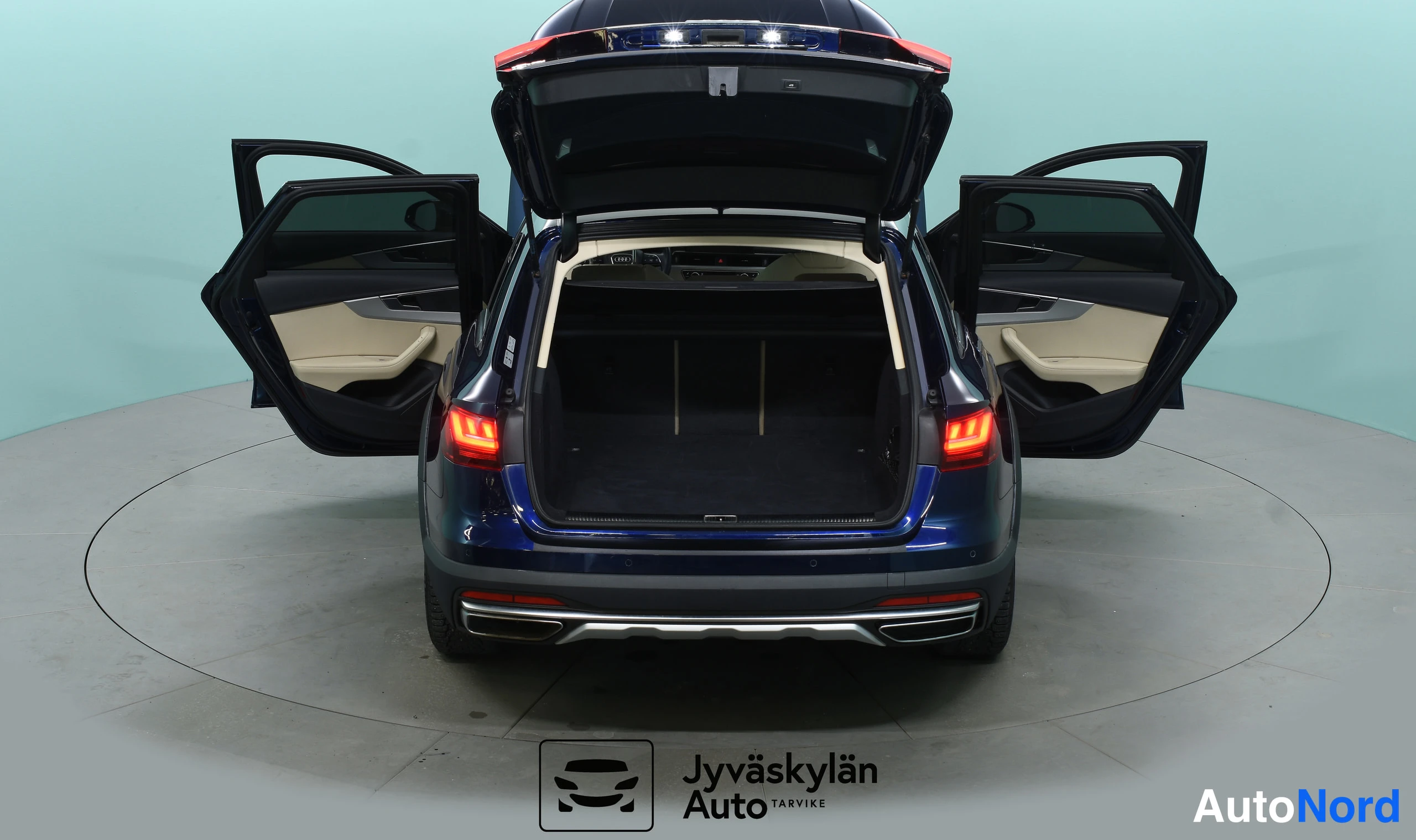 Sininen Audi A4 allroad quattro 2021, takaa, kuva 23