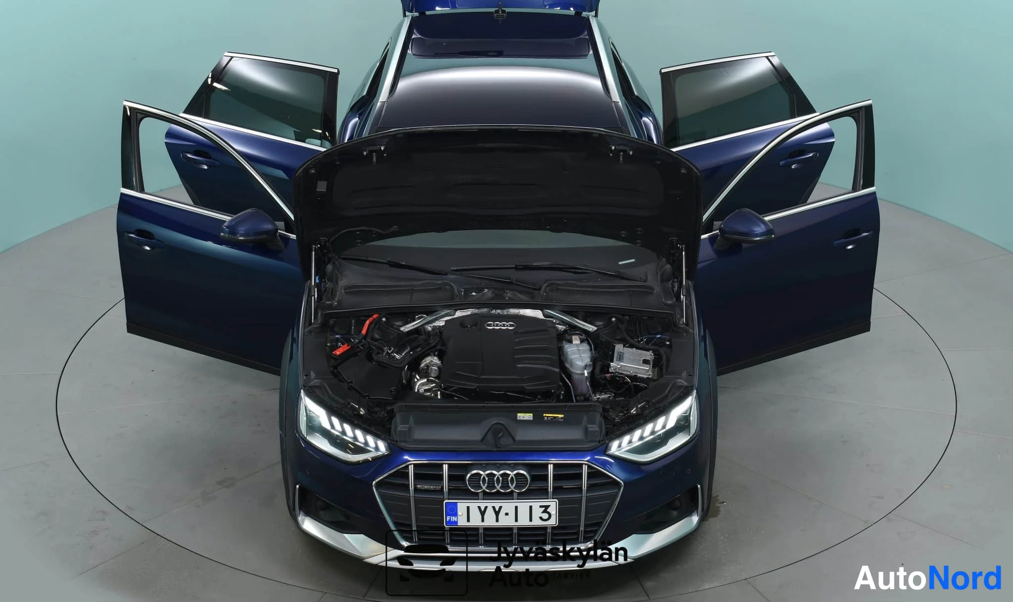 Sininen Audi A4 allroad quattro 2021, edestä, kuva 8