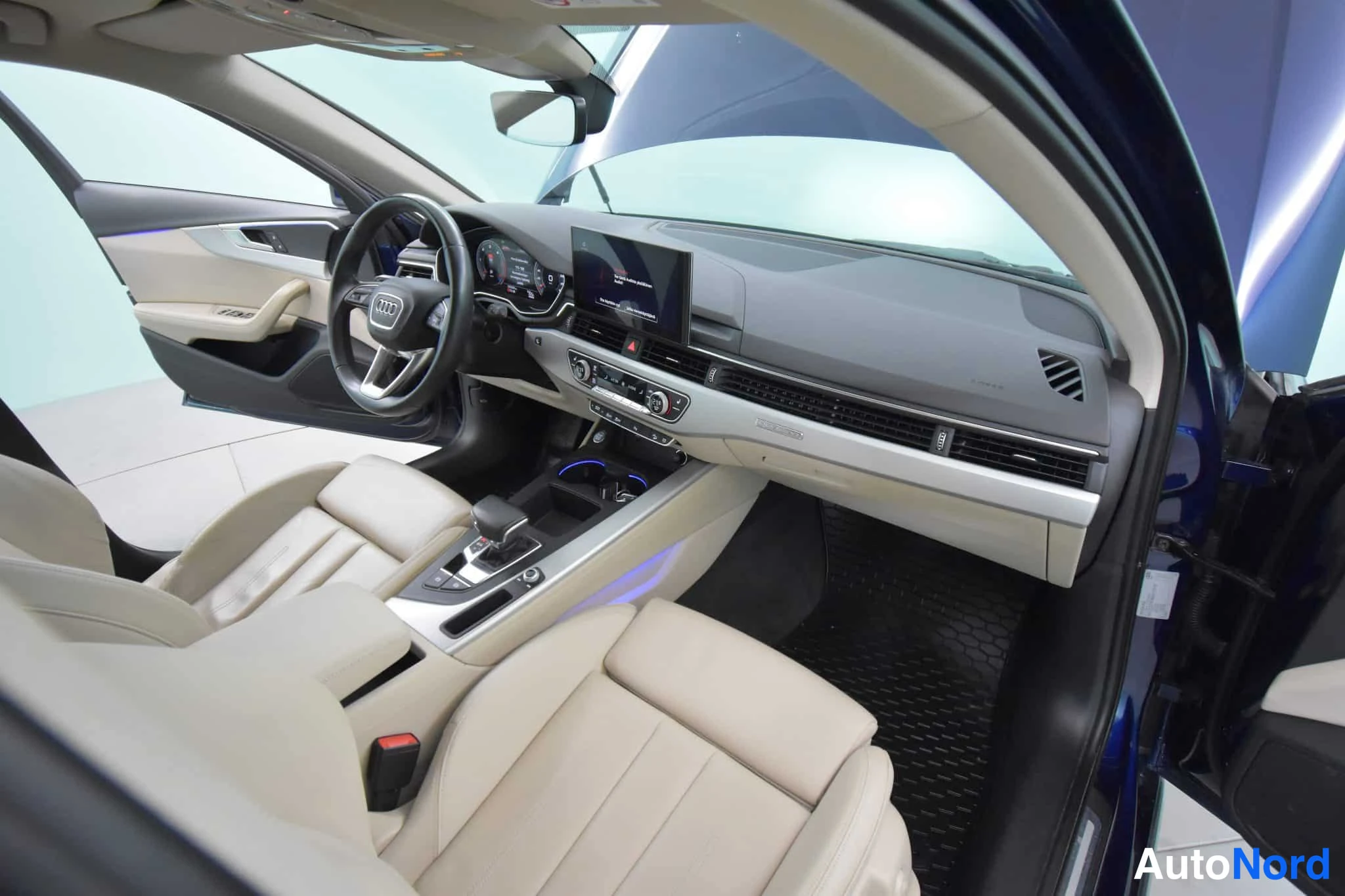 Sininen Audi A4 allroad quattro 2021, ohjaamo, kuva 30