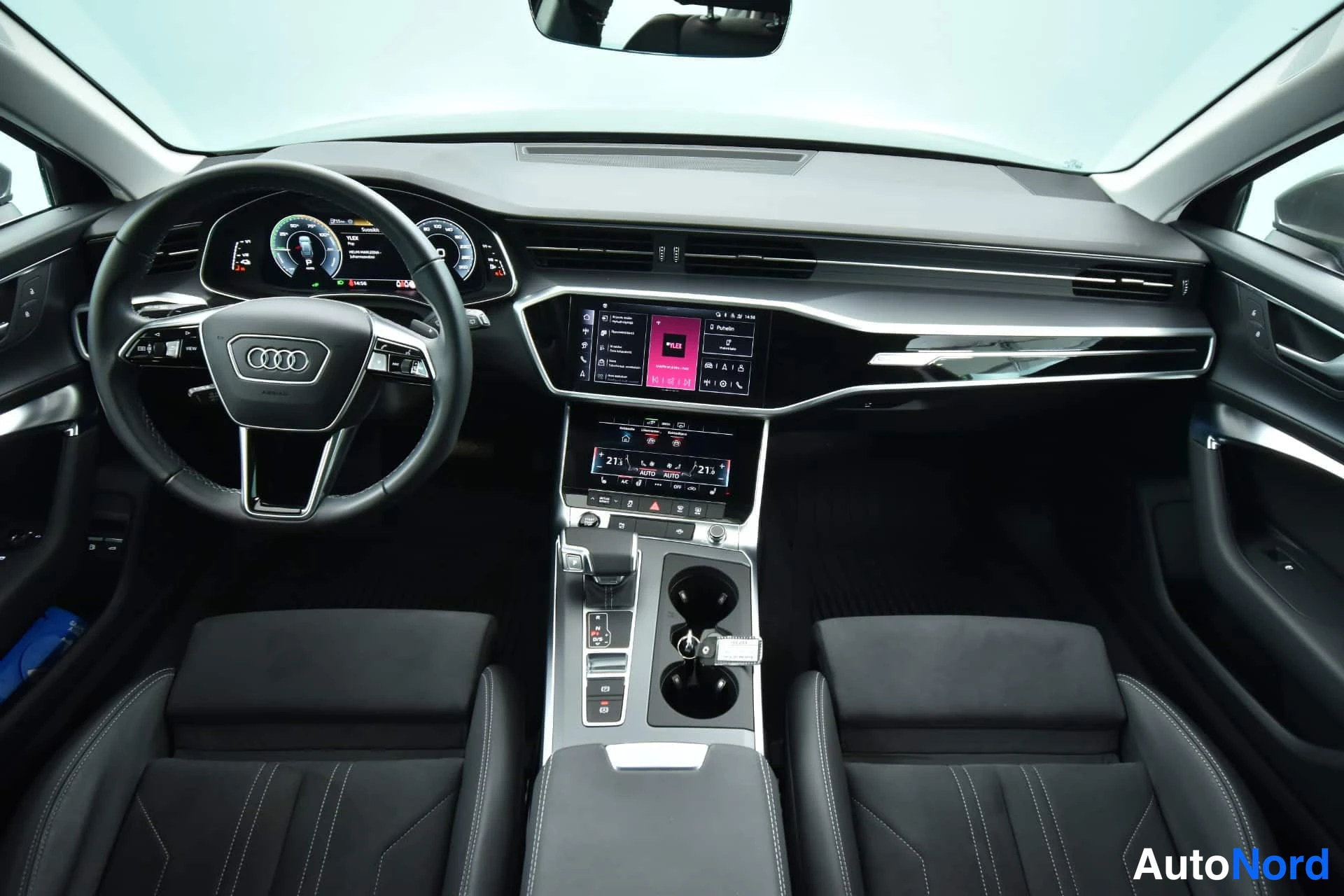 Harmaa Audi A6 2024, ohjaamo, kuva 15
