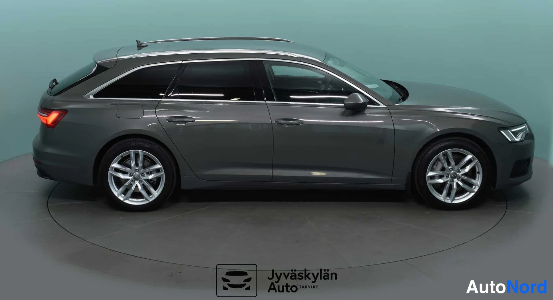 Harmaa Audi A6 2024, etuviisto, keula oikealle, kuva 3