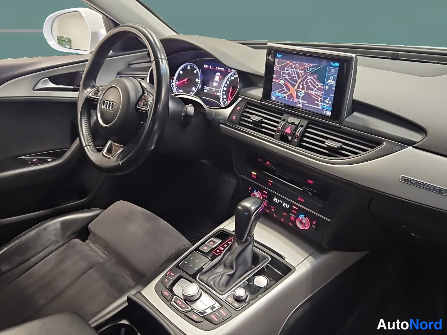 Valkoinen Audi A6 2018, ohjaamo, kuva 10