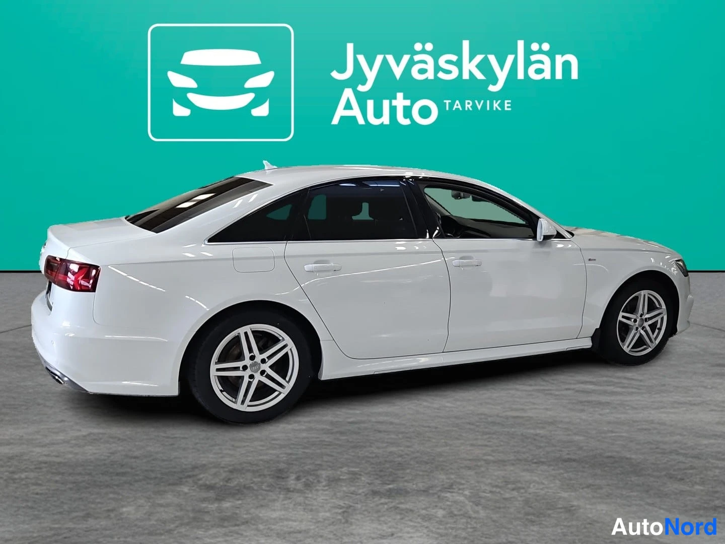 Valkoinen Audi A6 2018, sivulta, kuva 4