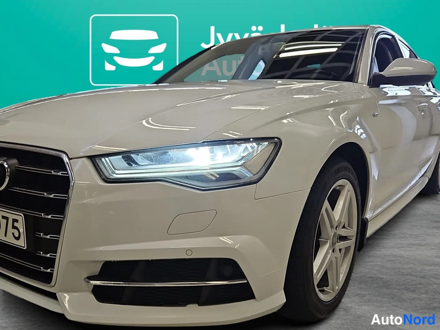 Valkoinen Audi A6 2018, etuviisto, keula vasemmalle, kuva 2