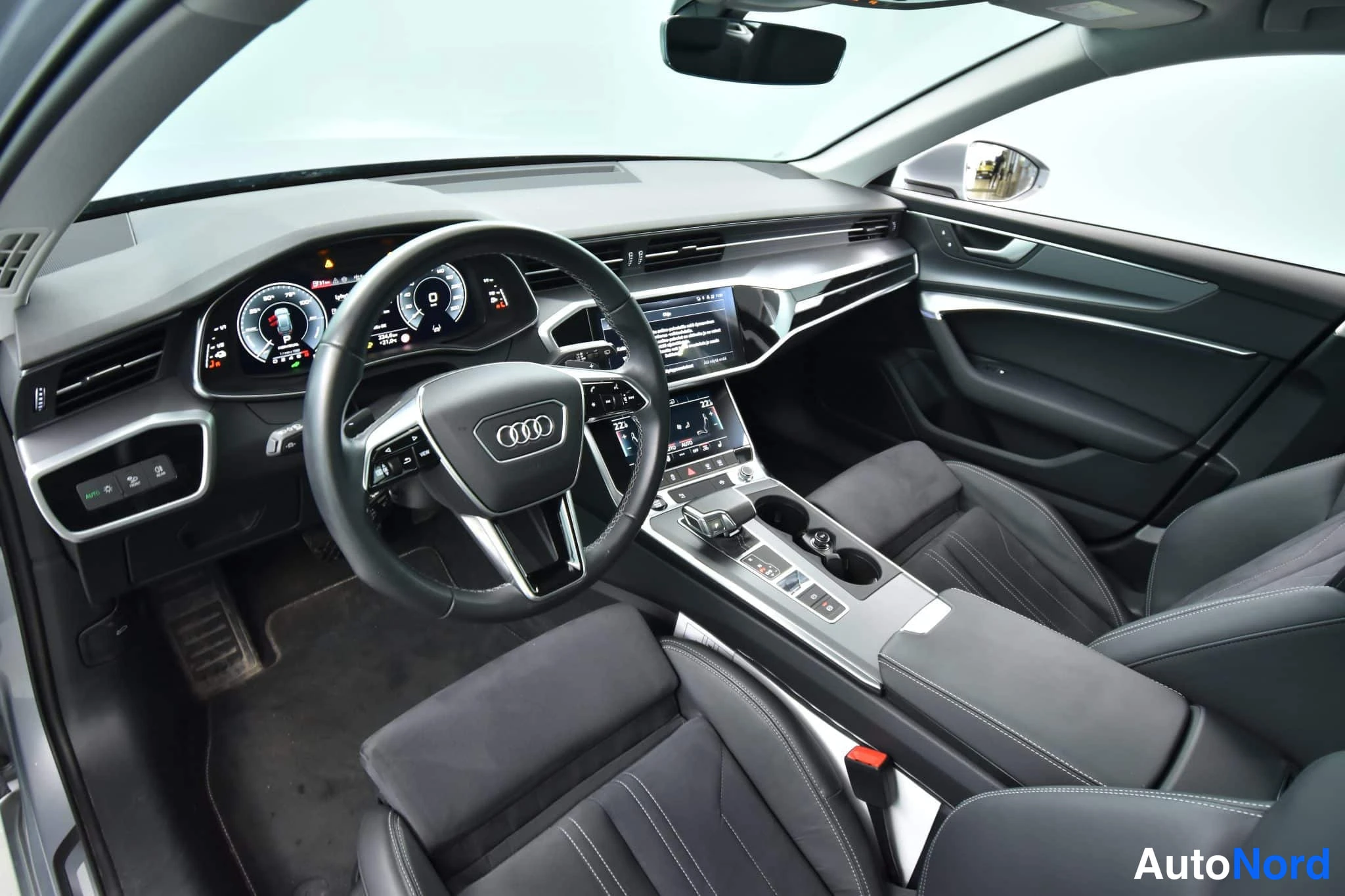 Hopea Audi A6 Avant 2024, ohjaamo, kuva 21