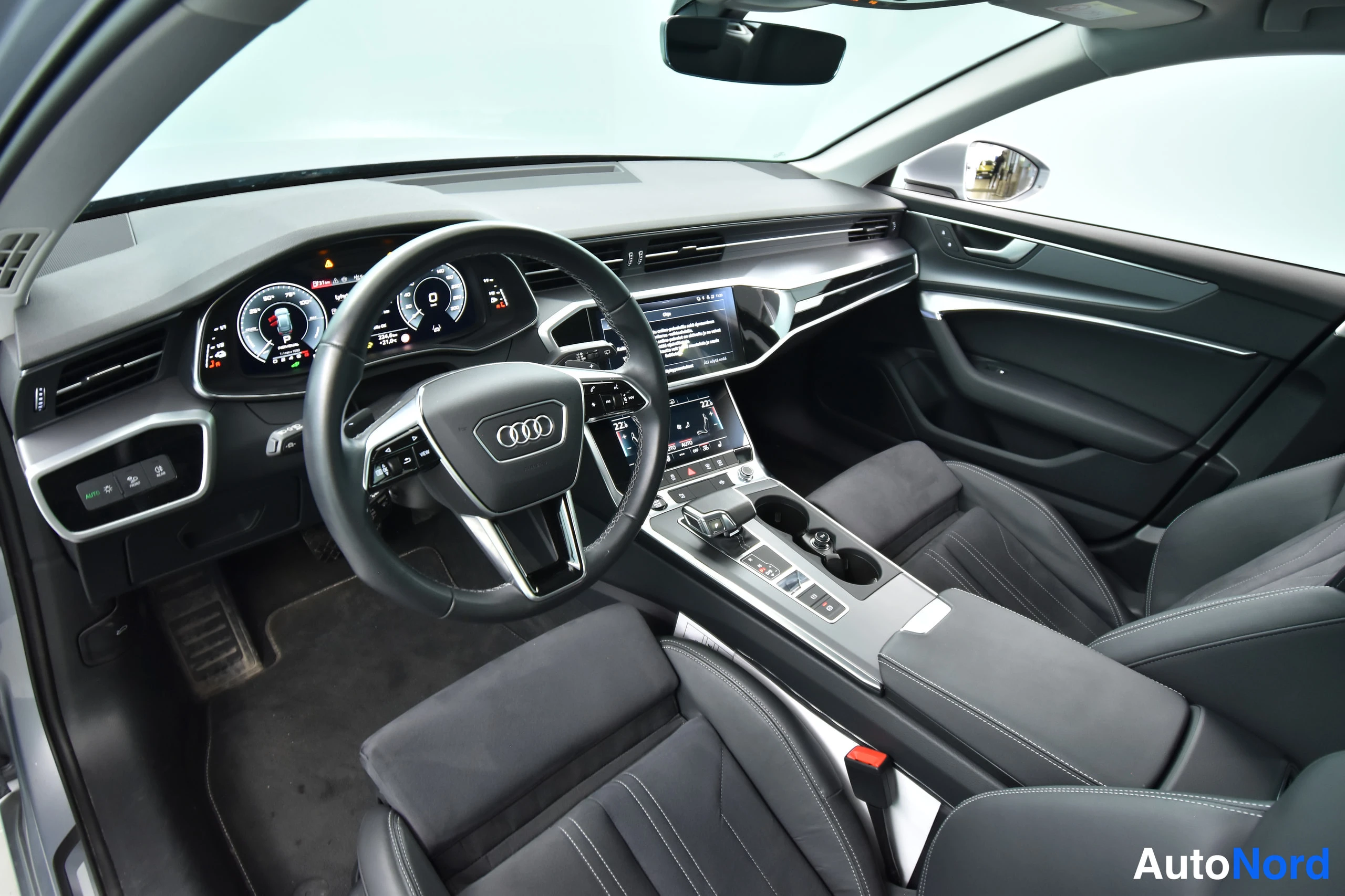 Hopea Audi A6 Avant 2024, ohjaamo, kuva 22