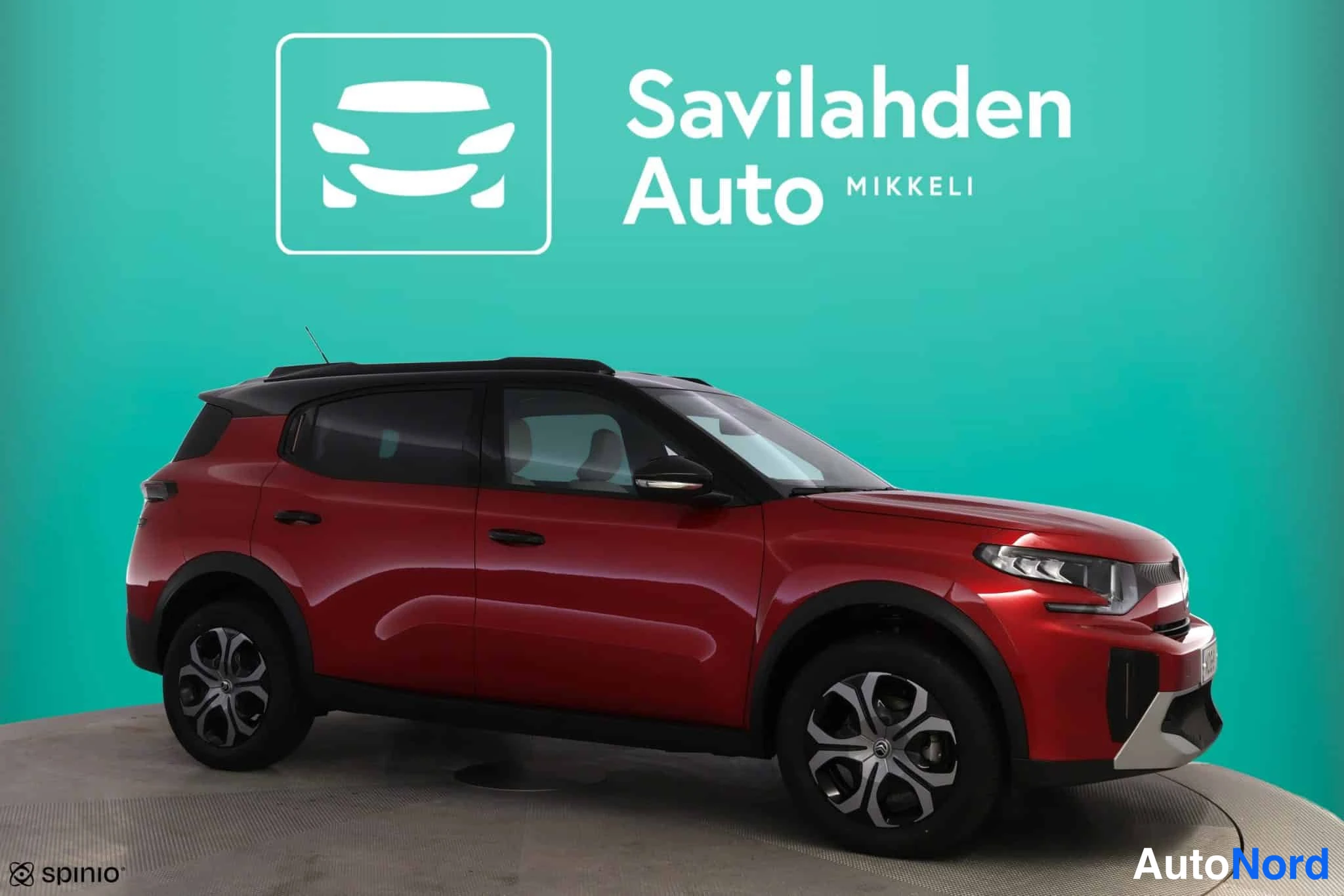 Punainen Citroen e-C3 Aircross 2026, etuviisto, keula oikealle, kuva 3