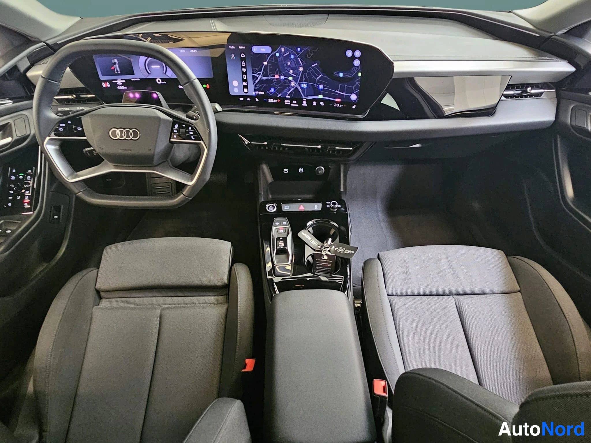 Blå Audi A6 e-tron 2026, förarplats, bild 23