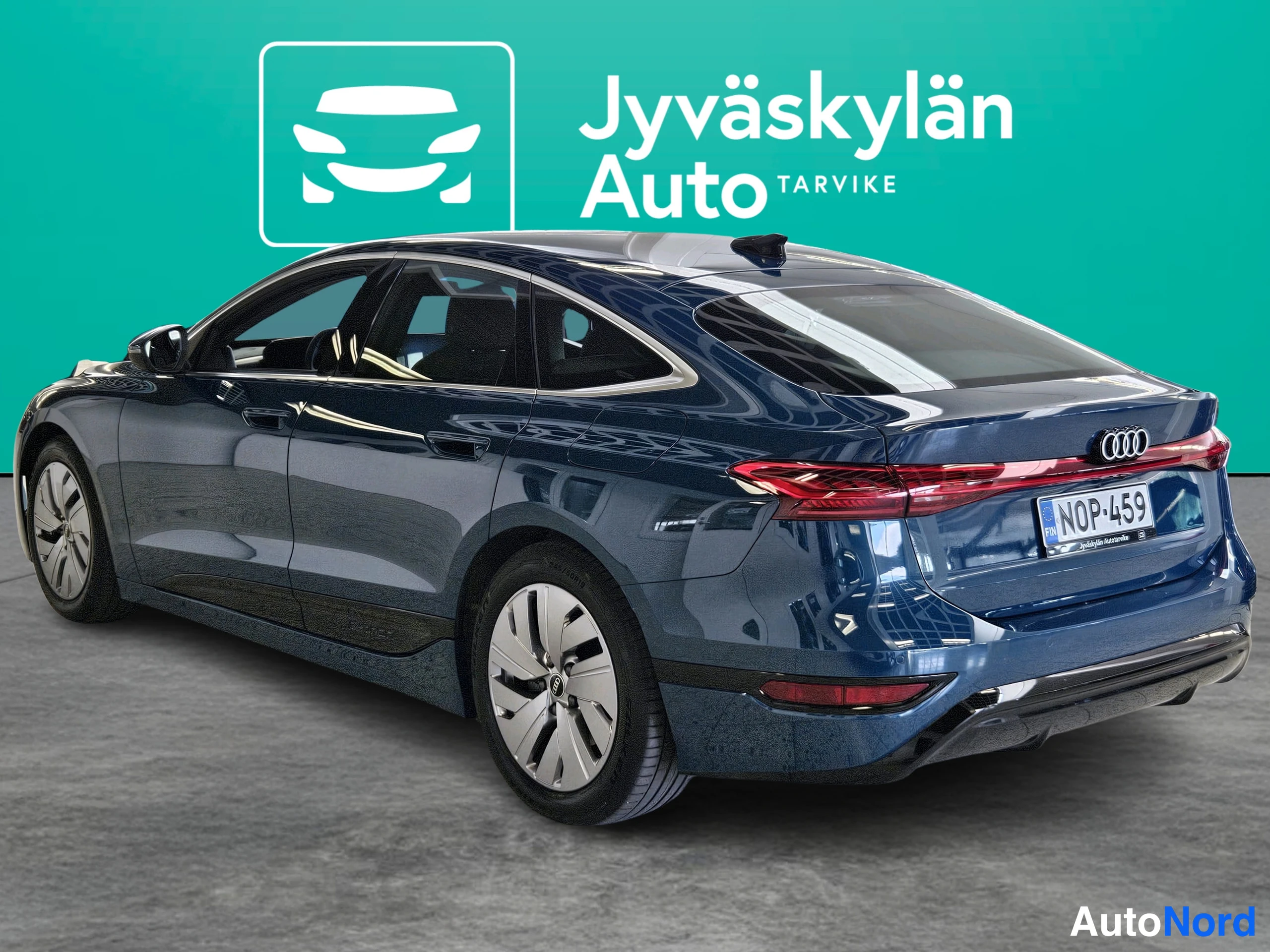 Blå Audi A6 e-tron 2026, snett bakifrån, bild 16