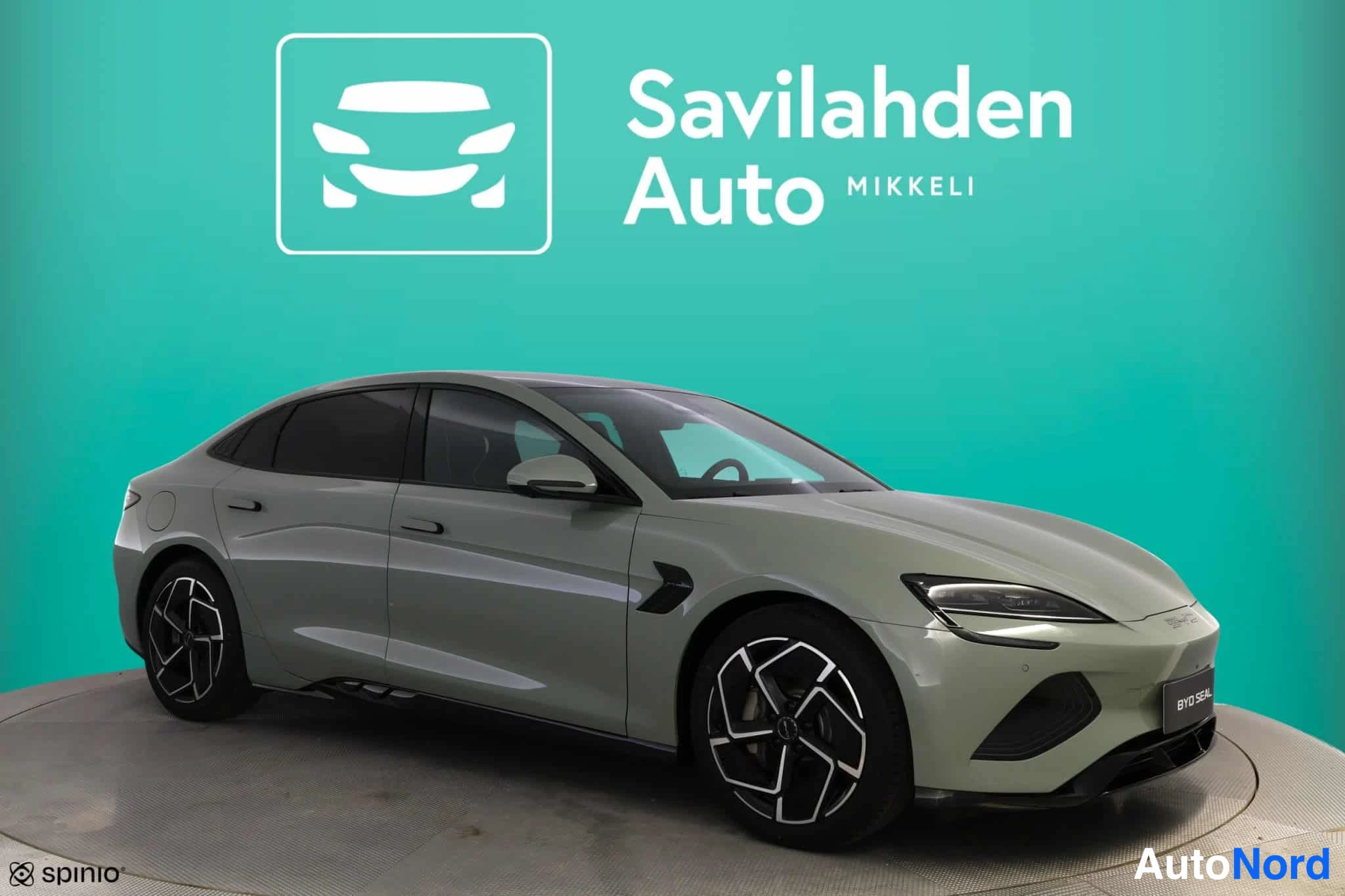 Vihreä BYD Seal 2026, etuviisto, keula oikealle, kuva 3