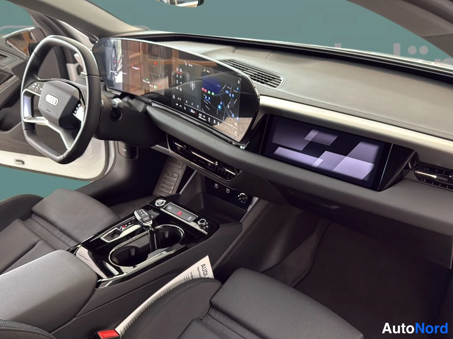 Valkoinen Audi A6 e-tron 2025, ohjaamo, kuva 8