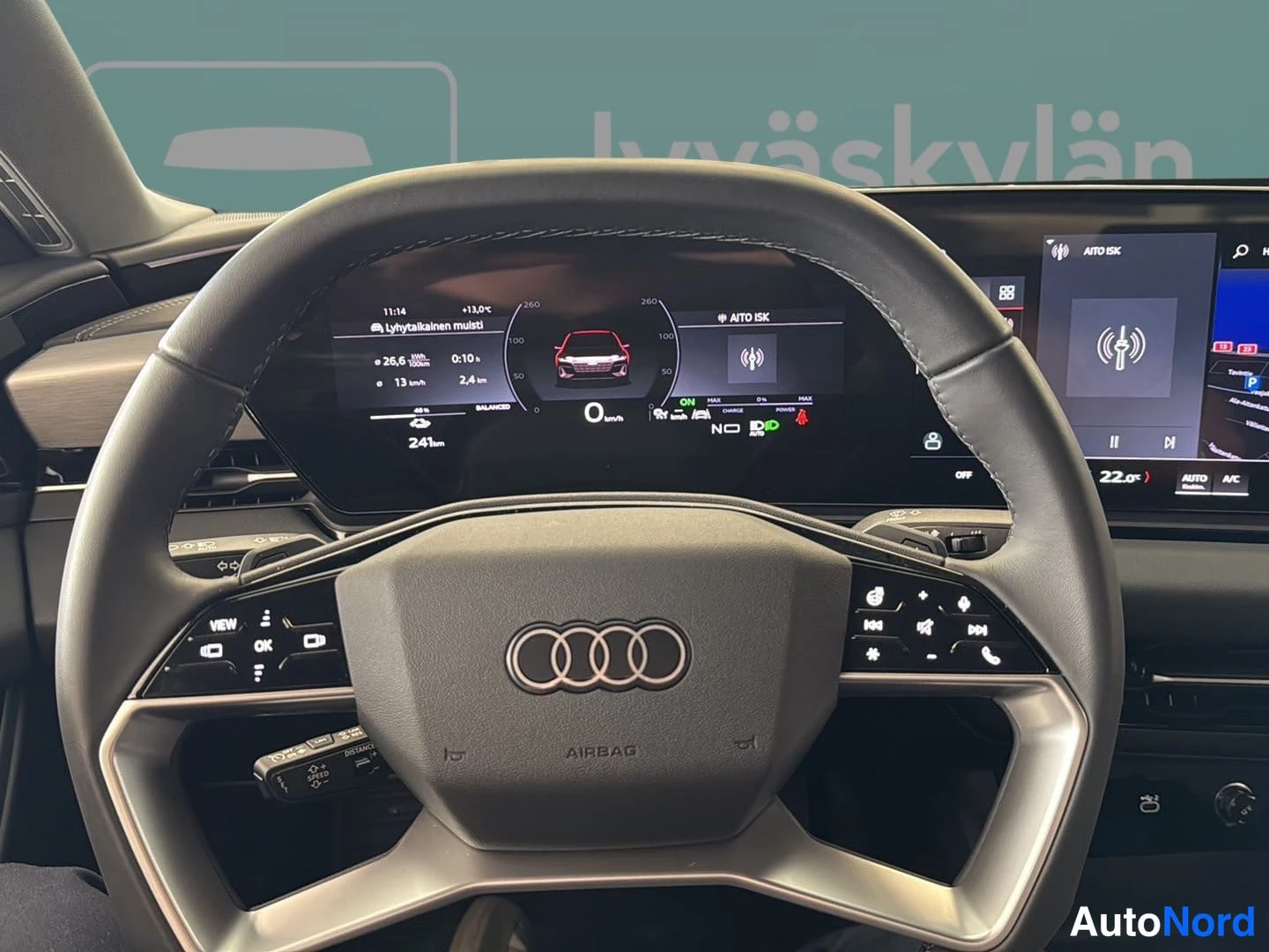 Valkoinen Audi A6 e-tron 2025, ohjaamo, kuva 9