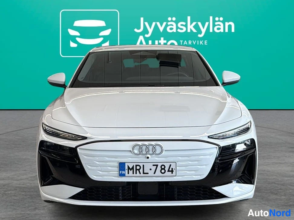 Valkoinen Audi A6 e-tron 2025, edestä, kuva 3