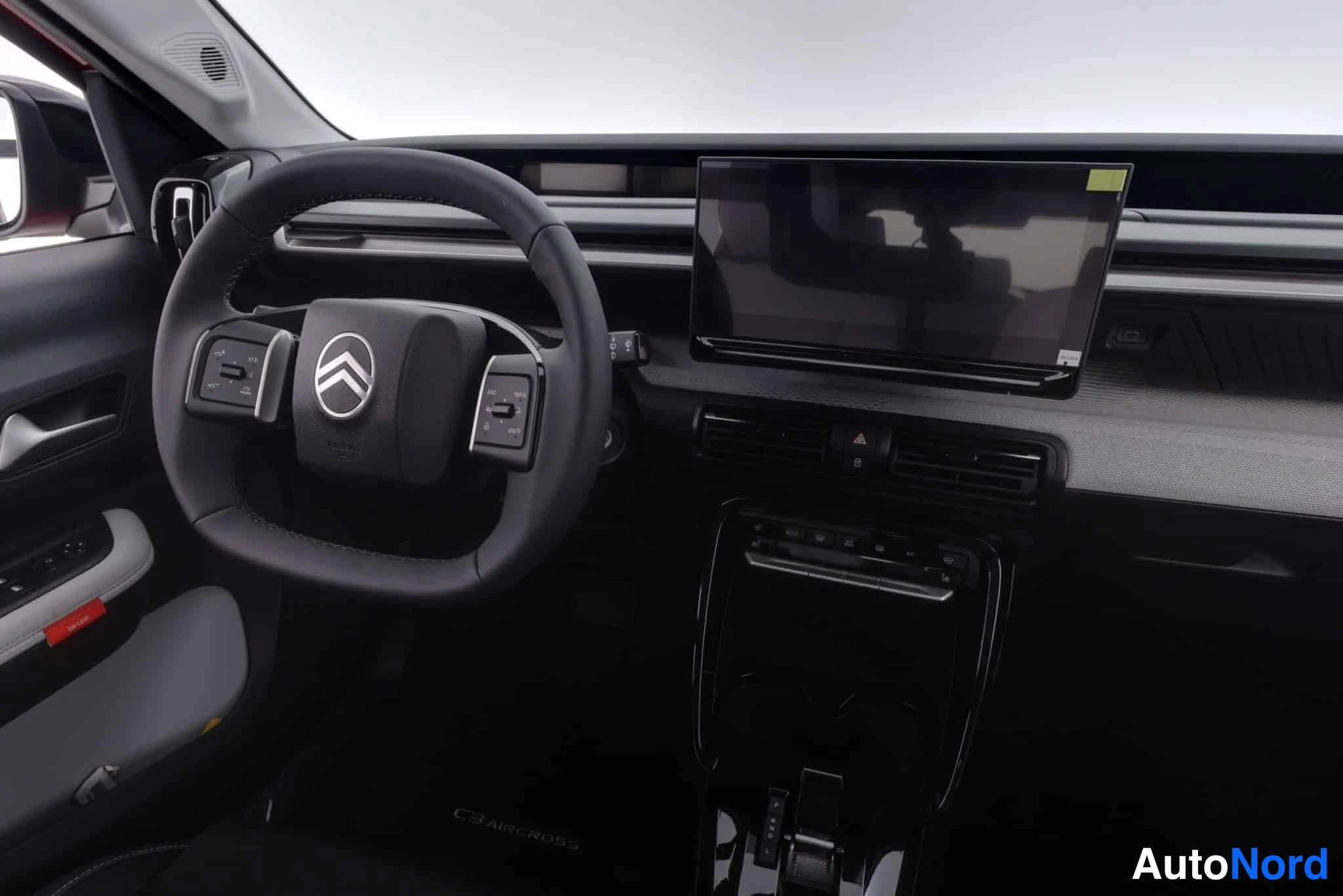 Punainen Citroen C3 Aircross 2026, ohjaamo, kuva 16