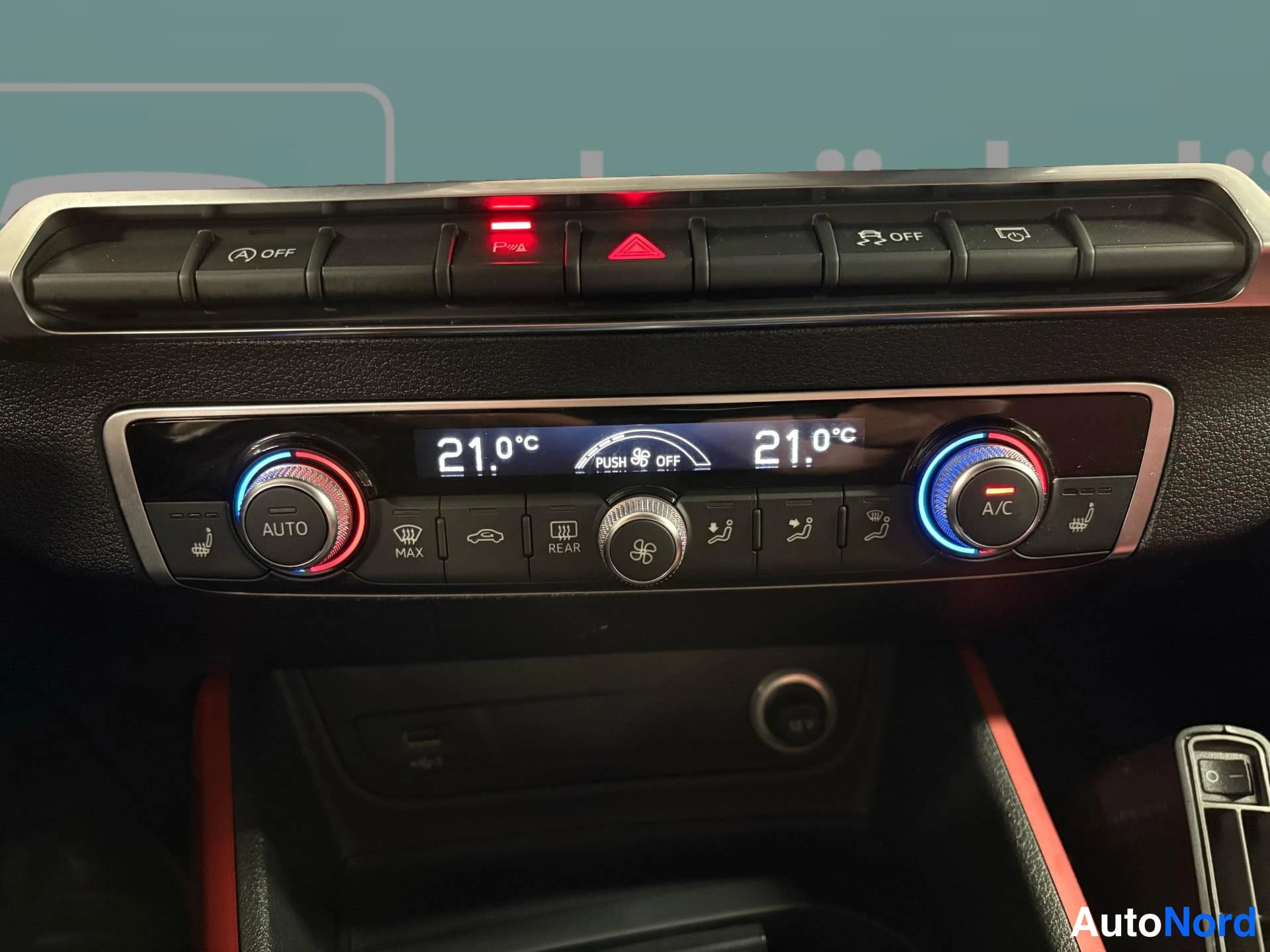Röd Audi Q2 2018, detalj, bild 19