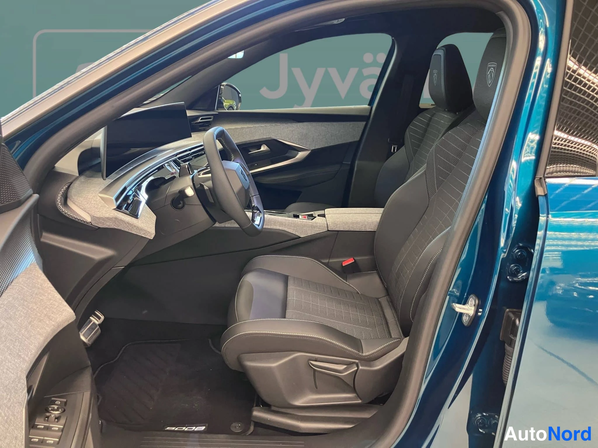 Sininen Peugeot 5008 2026, ohjaamo, kuva 9