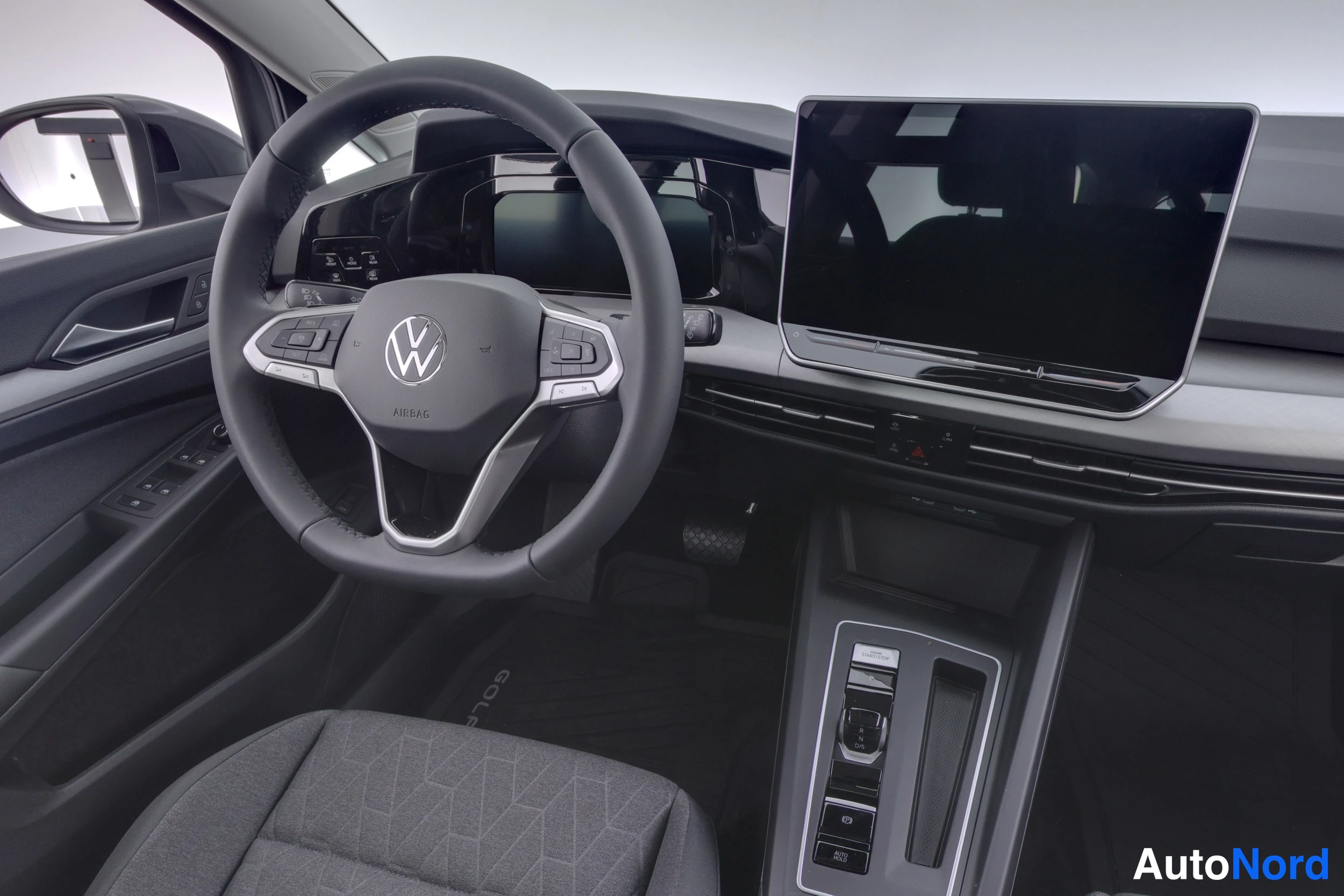 Harmaa Volkswagen Golf 2026, ohjaamo, kuva 16
