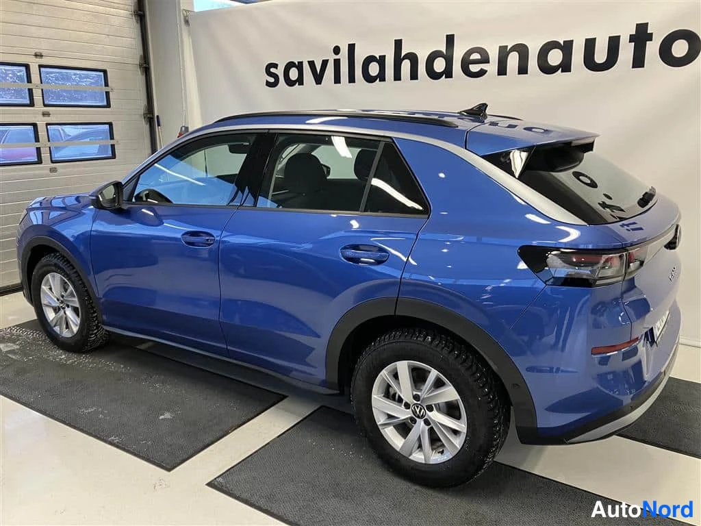 Sininen Volkswagen T-Roc 2026, takaviisto, kuva 5