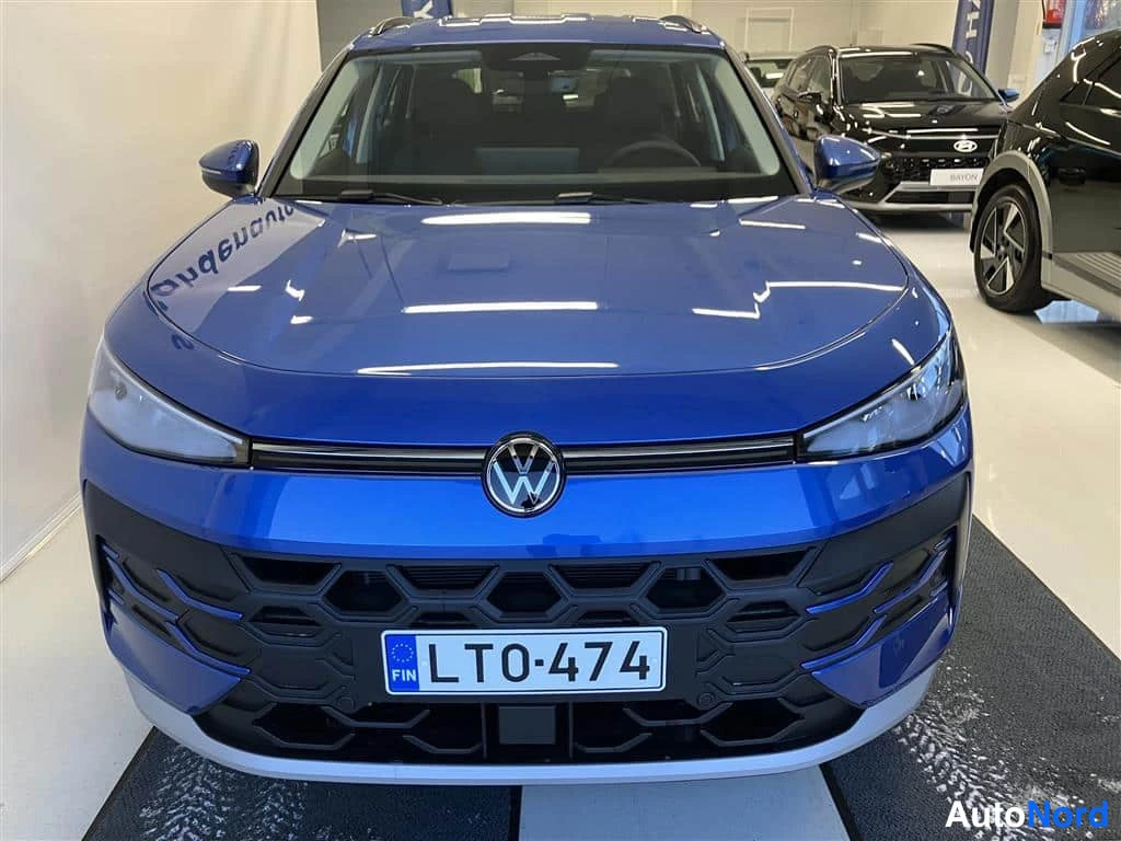 Sininen Volkswagen T-Roc 2026, edestä, kuva 3