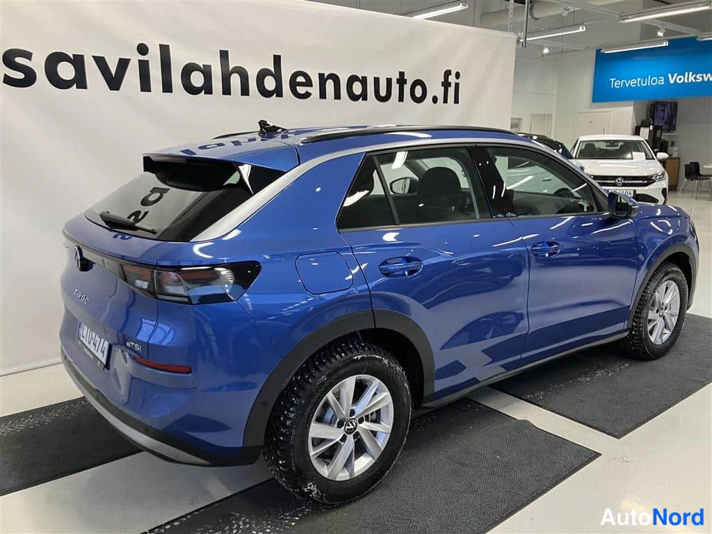 Sininen Volkswagen T-Roc 2026, takaviisto, kuva 4