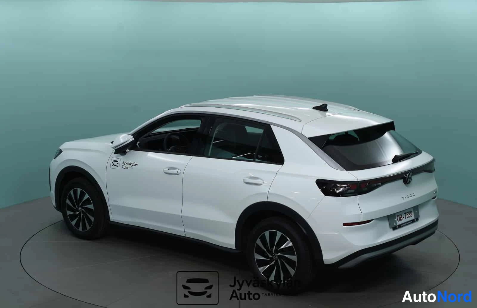 Valkoinen Volkswagen T-Roc 2026, takaviisto, kuva 3